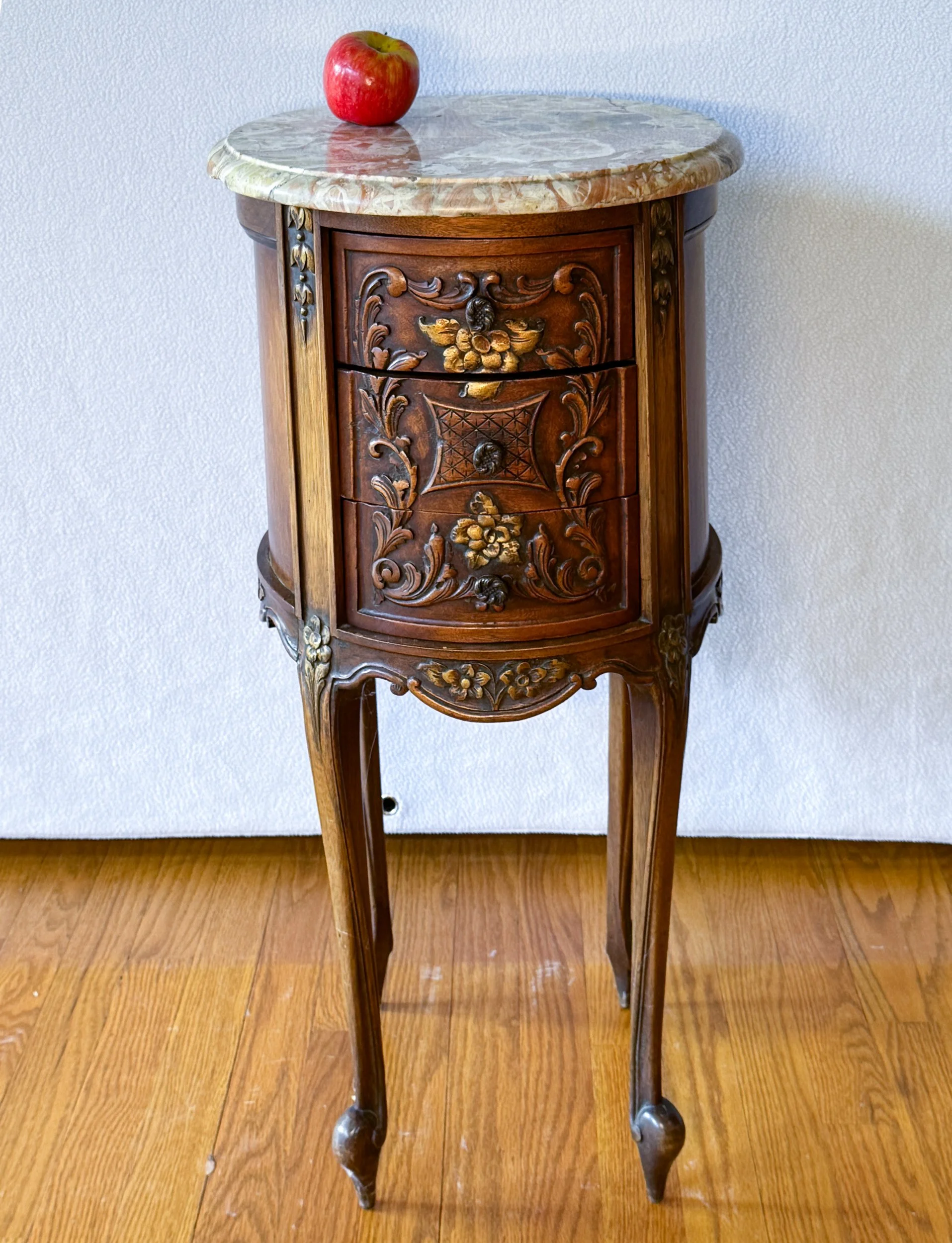 Round_Marble_Top_Side_Table_1.jpg
