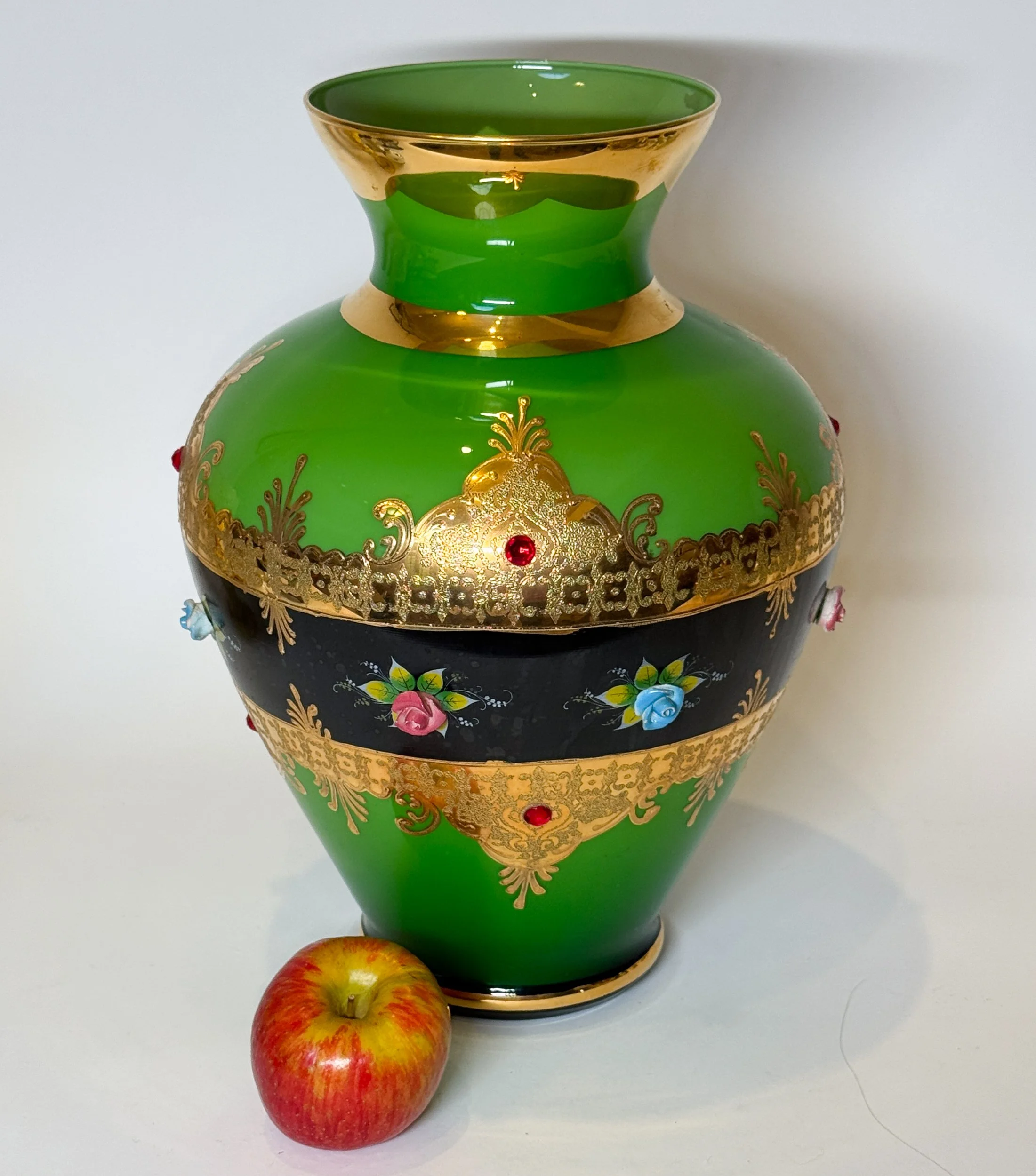 Venitian_Green_Glass_Vase_1.jpg