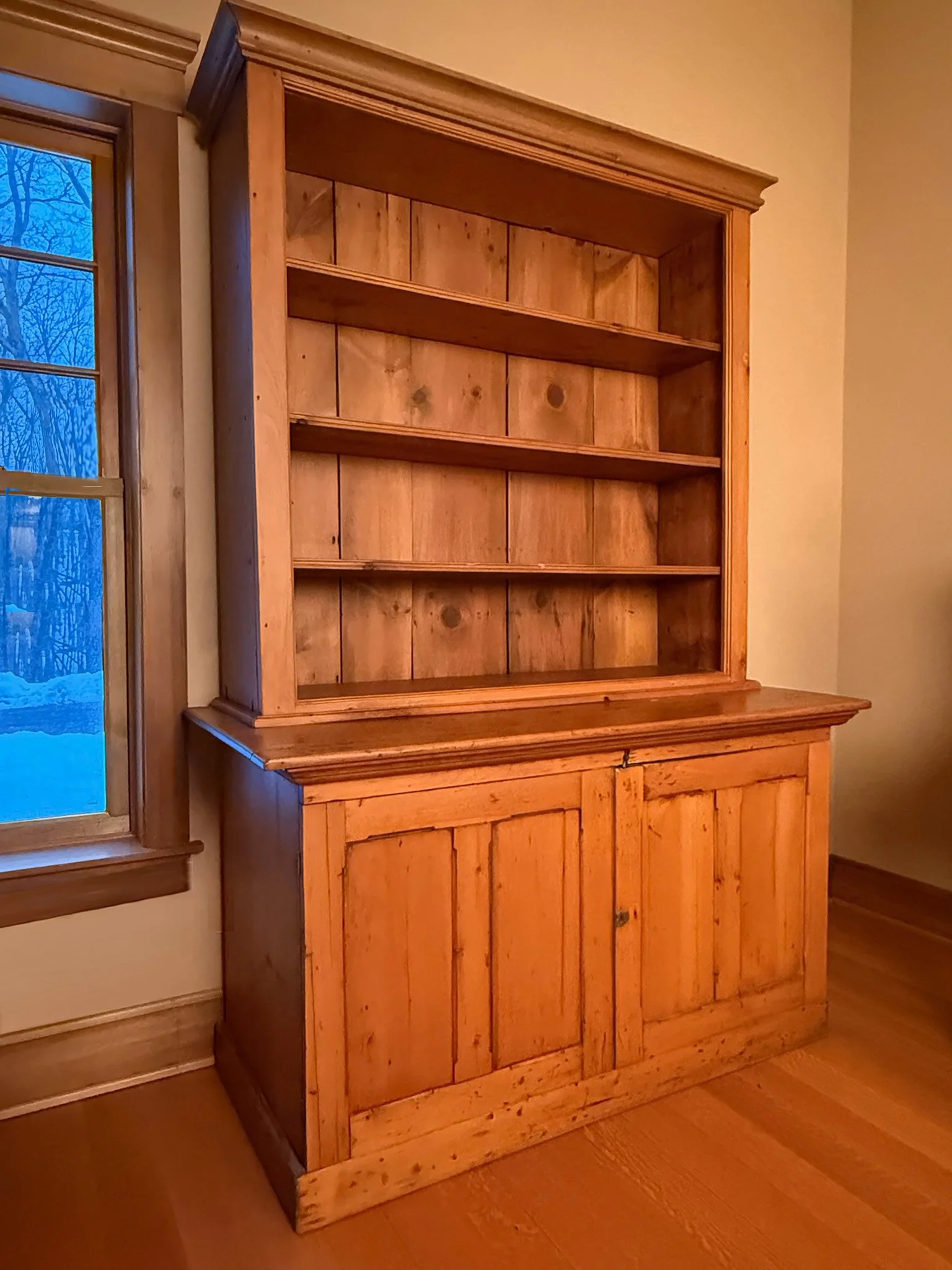 antique pine hutch-sideview.jpg