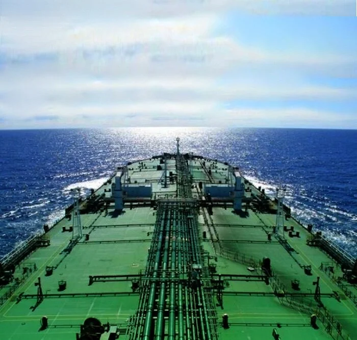 oil_tanker_closeup_opensea_horizonb-HUGE.jpg