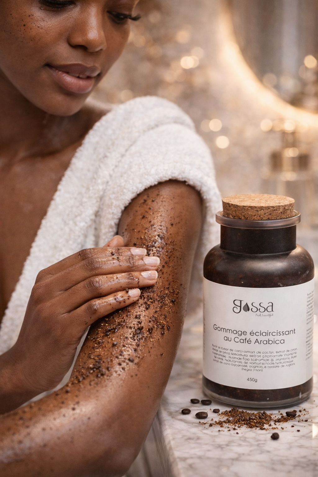 Gommage Éclaircissant au Café Arabica – Peau Lisse. Éclat Révélé.