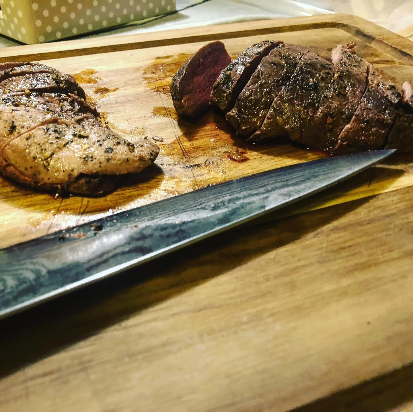 One of the best things about hunting is sharing the harvest with friends and family!  This black grouse and capercaillie went 1 hour in the sous vide before searing in a hot pan. Topped of whith some grilled potatoes, beets from the oven and mushroom