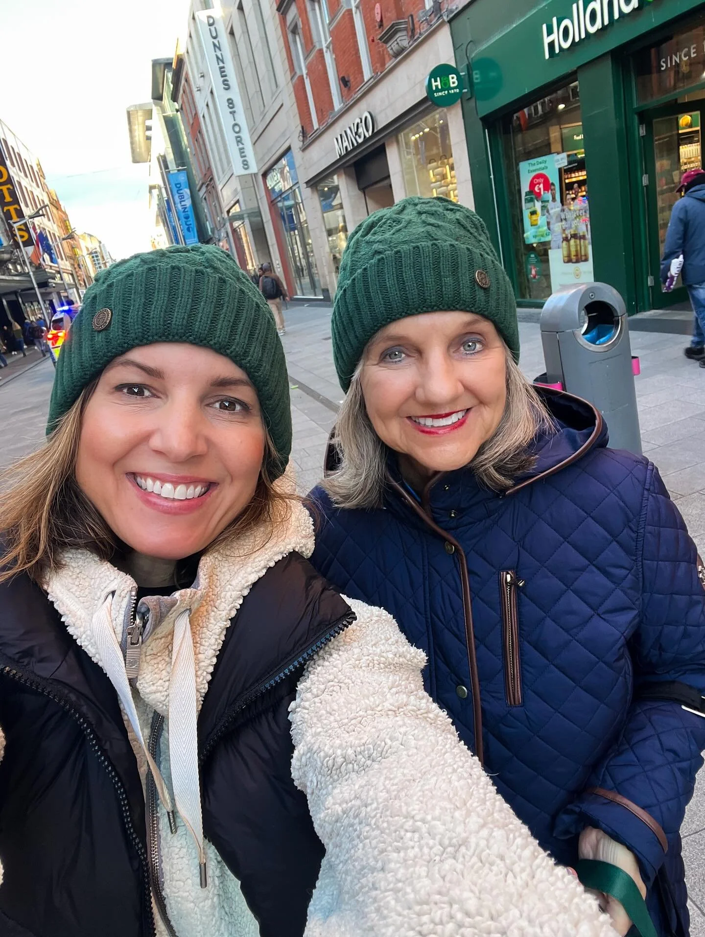 Wild to think I haven&rsquo;t seen her all year, but here we are. First stop&hellip; matching green hats, feeling both tired and so alive, and yep, a sprinkle of pepper in my teeth, but leaving it in. Because real life, and this moment with mom ☘️💚
