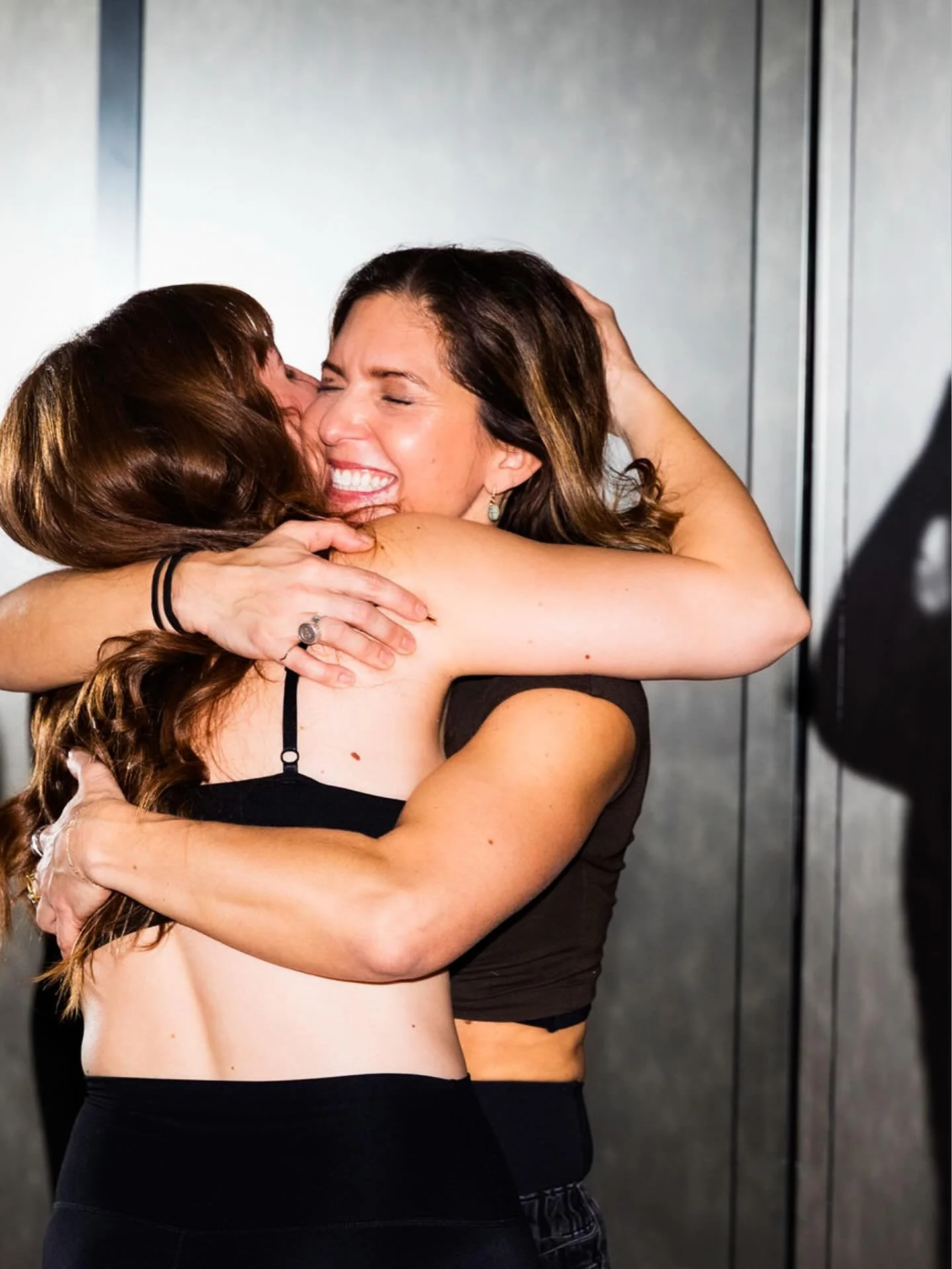 I told myself I wouldn&rsquo;t feel the weird pressure of the final day of the year&hellip;haha 😂 Here I am. A little overwhelmed anyway.

No recap reel.
No curated carousel.
No &ldquo;here are my 10 lessons.&rdquo;

Just this (for now): one photo (