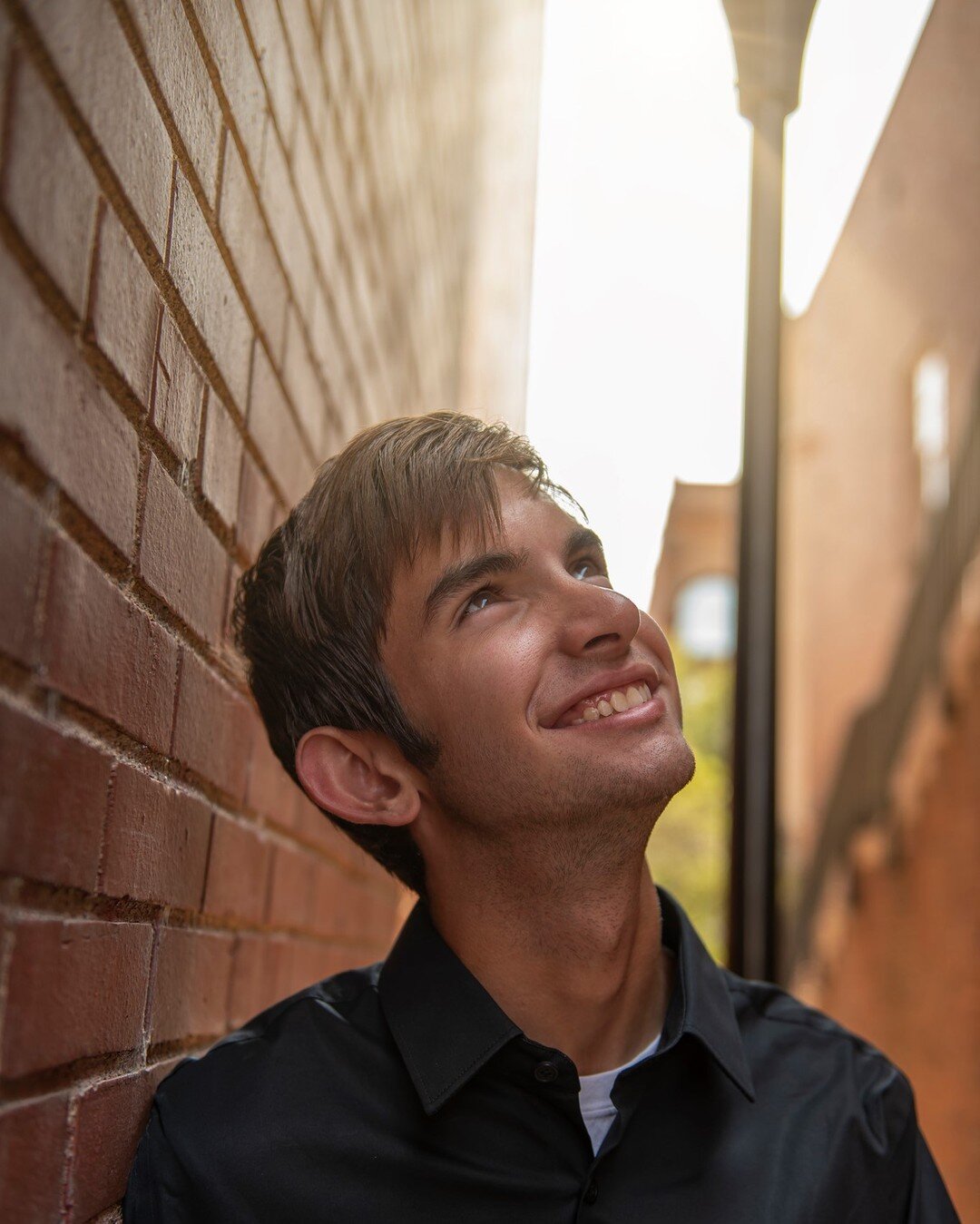 A little sneak peak for my favorite high school senior! 

#portraitphotography #portrait #newburghindiana #senior2022