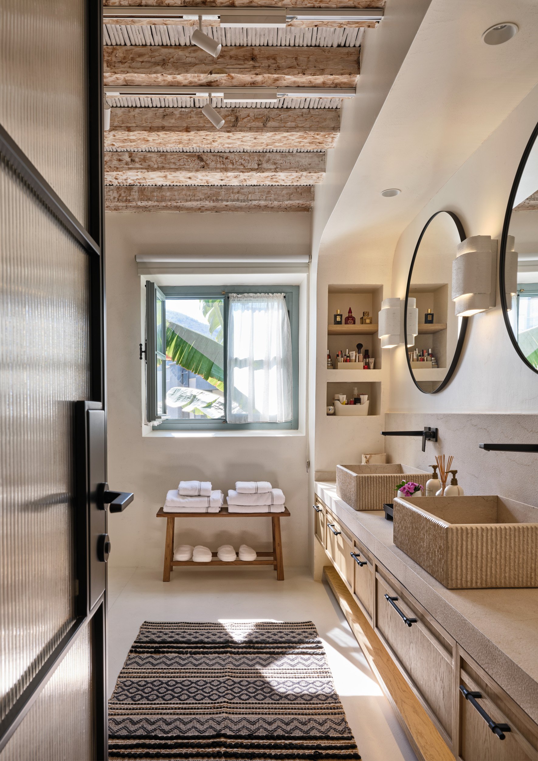 esra kazmirci - bodrum - 2025 - ekim 8 copy.jpg