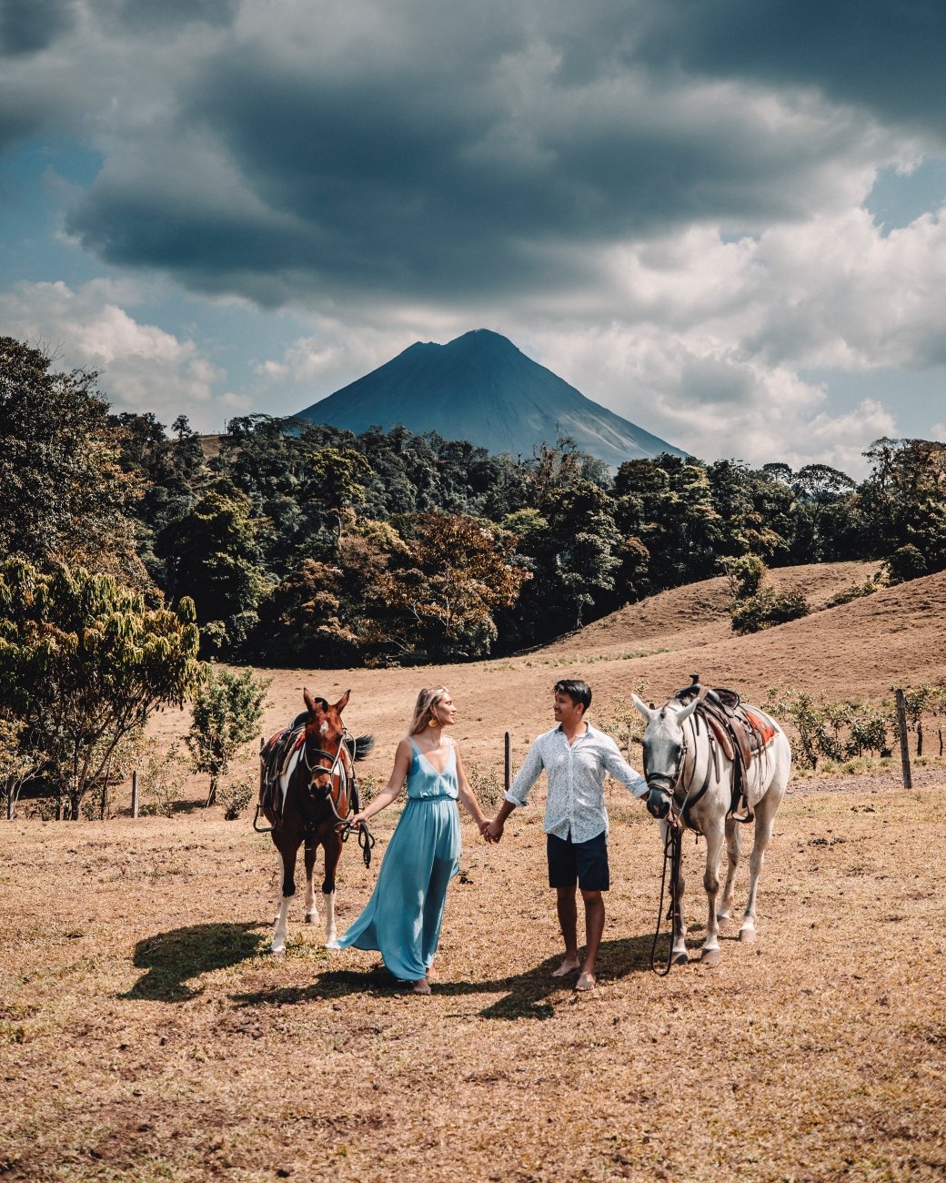 940. Couples Romantic Horseback2.jpg