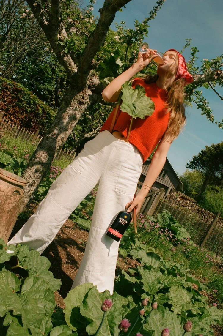 MOTHERROOT_ameliapemberton_rhubarb_ameliapemberton_film-4.webp