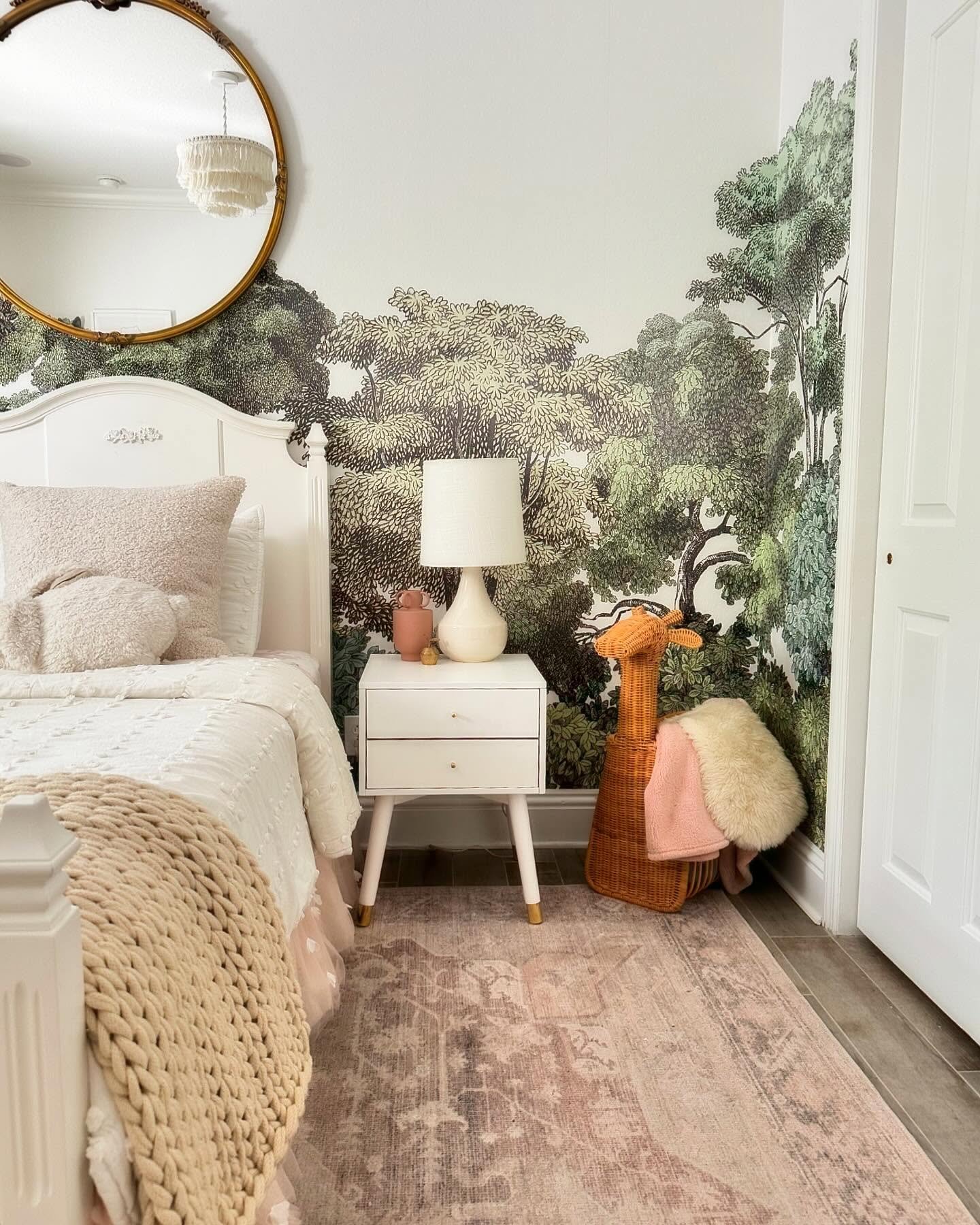 Throwing it back to one of the sweetest little girl rooms we had the privilege of creating. A magical room fit for a fairy! 🧚 ✨💕

Design by @sarahphillipsdesignco 
Photography: @rachelcopple