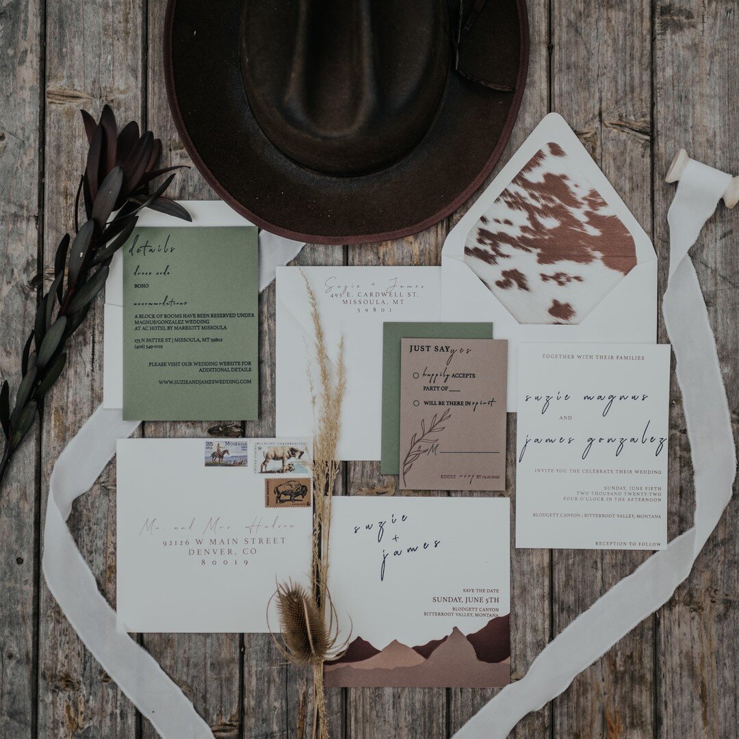 M O O D Y  B O H O  V I B E S✨

A whole lot of fun and experimenting ⁠happened with this wedding editorial photoshoot and I&rsquo;m so glad I was a part of it! Western boho theme for an elopement picnic in the middle of the mountains, I knew I could 