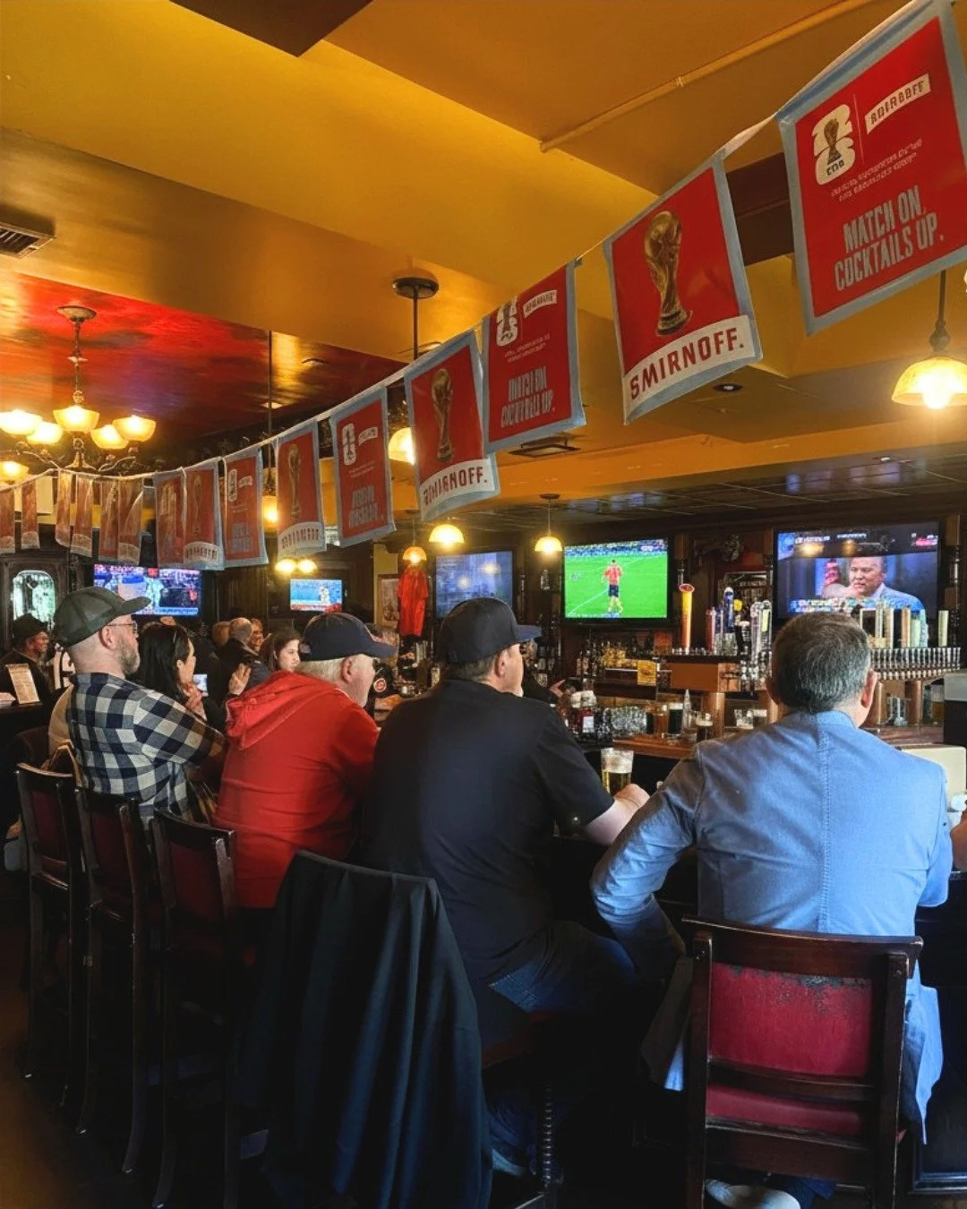 Watching the Canada game? 🍁⚽🏆
Stop by your favourite 4th Street pub and enjoy the World Cup the way its meant to be watched - in good company 🤝
@joyceon4th_yyc (pictured) @elephantcastle @blowersgrafton @theunicornon4 🙌