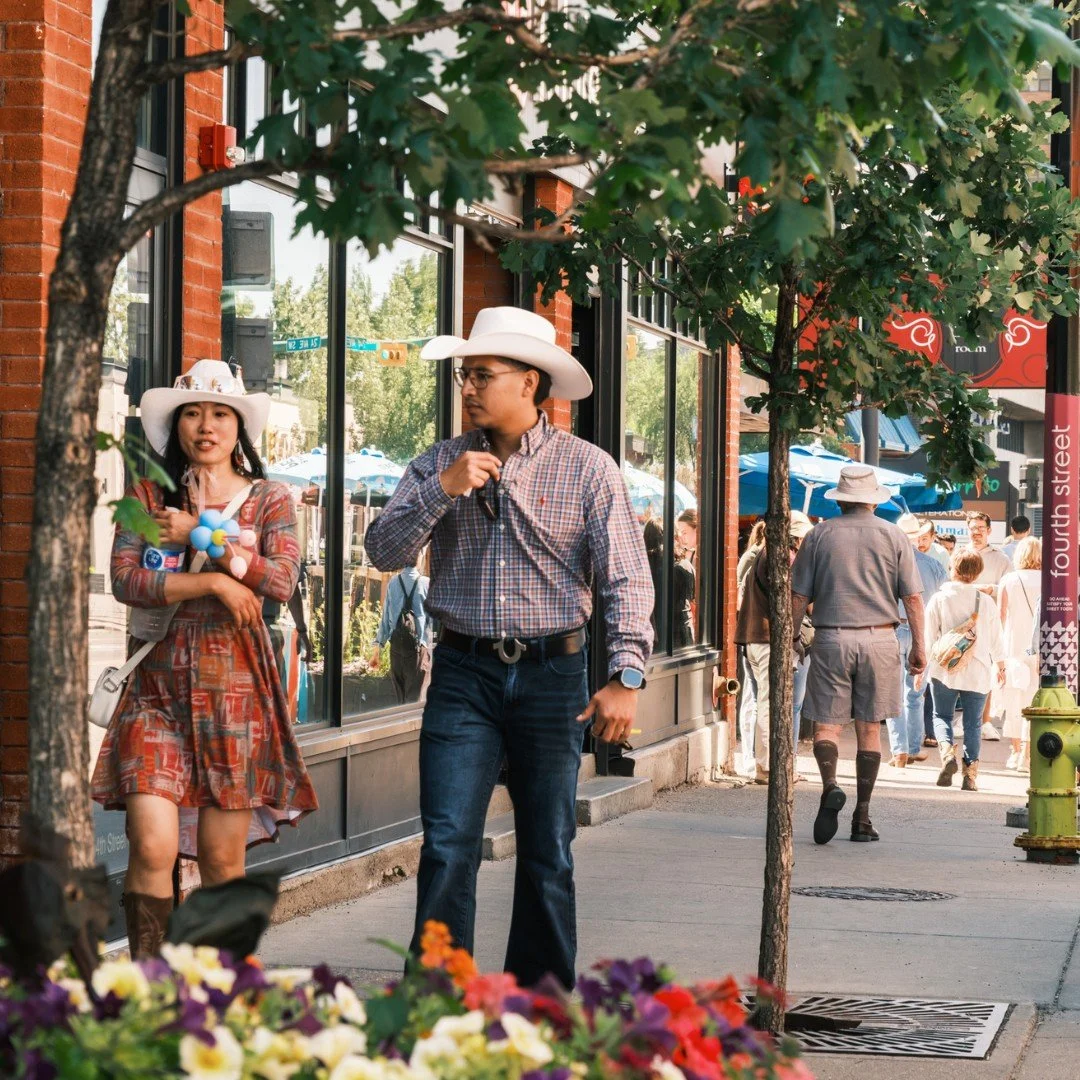 Running out of cowboy garb? 🤔 Stop by @ohhenrylaundromat and you&rsquo;ll be ready to hit the tents in style 🤩
If you&rsquo;re in the market for some more western wear for your wardrobe, try @kept.clothing.collective for a whole range of vintage an