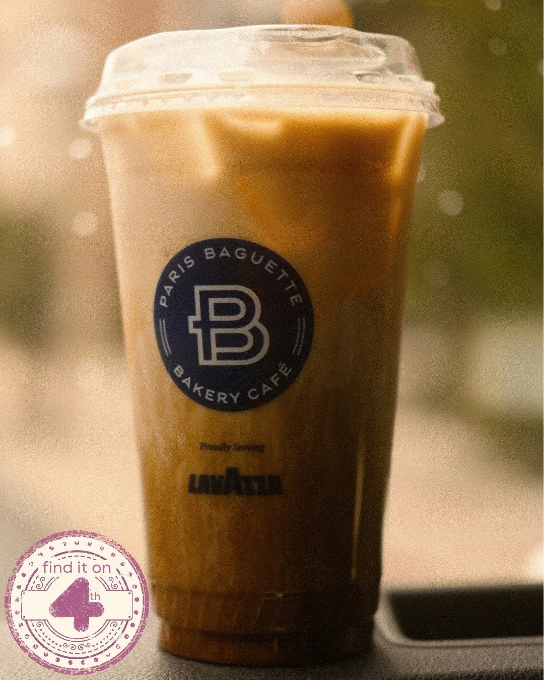 Grab a coffee to suit the vibe 😋🍂
Fall has definitely arrived in Cowtown, and @parisbaguette_ca's specialty seasonal menu includes a croissant latte 🥐 an iced apple caramel matcha latte 🍏 and a pumpkin sweet-cream cold brew 🎃 #FindItOnFourth