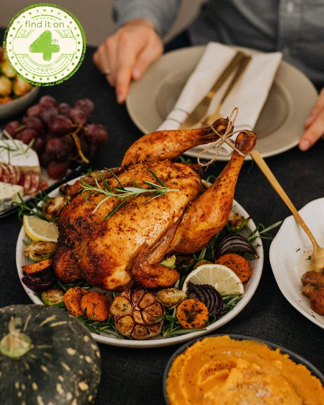 Thanksgiving, without the stress of cooking 😋
This year, the team at @vinroomyyc  are offering their Thanksgiving Dinner at Home, and it only takes 15-20 minutes to piece together 🤩
Treat yourself and a loved one to roasted white and dark turkey me