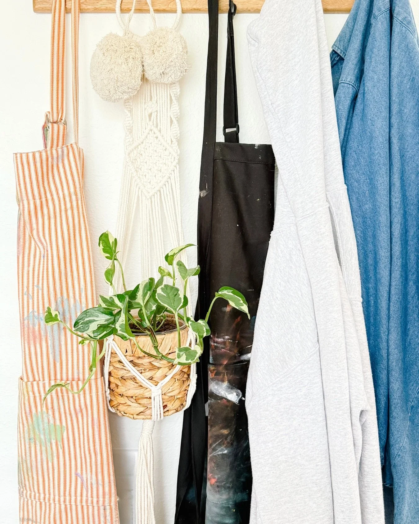 Studio confirms: art happens in the in-between moments too.
Paint on aprons, plants thriving in the studio,
a reminder that good things are always growing here.
.
#studioscenes #houseplants #beautifulthings
