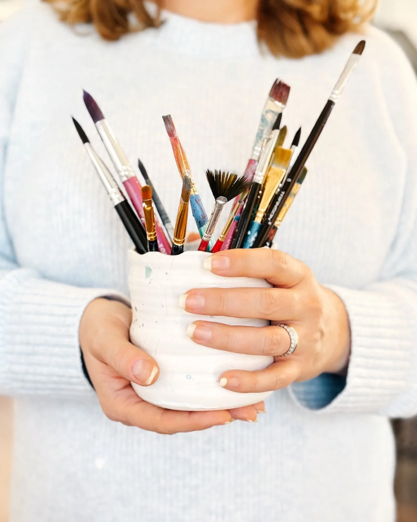 Happy Friday from the studio. Wishing you a day filled with creativity, wherever you find yourself.
.
#heidistavingastudio #fridaymood #calledtobecreative