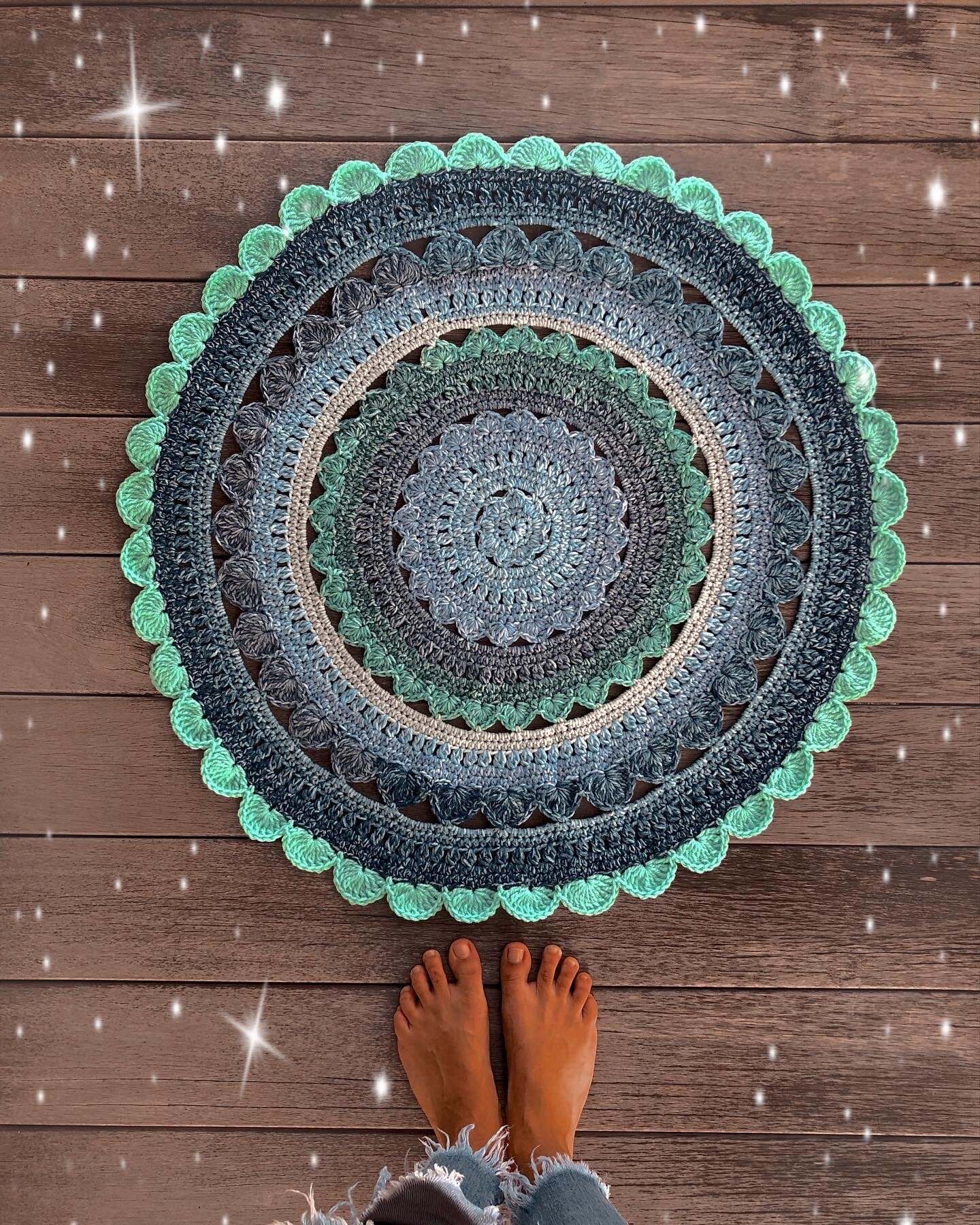 Tranquility Mandala Rug Free Crochet Pattern Baecrochett By Lizzy Becky