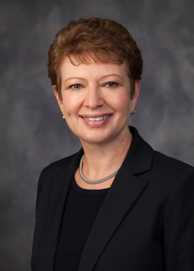 julia litvak_headshot.jpg