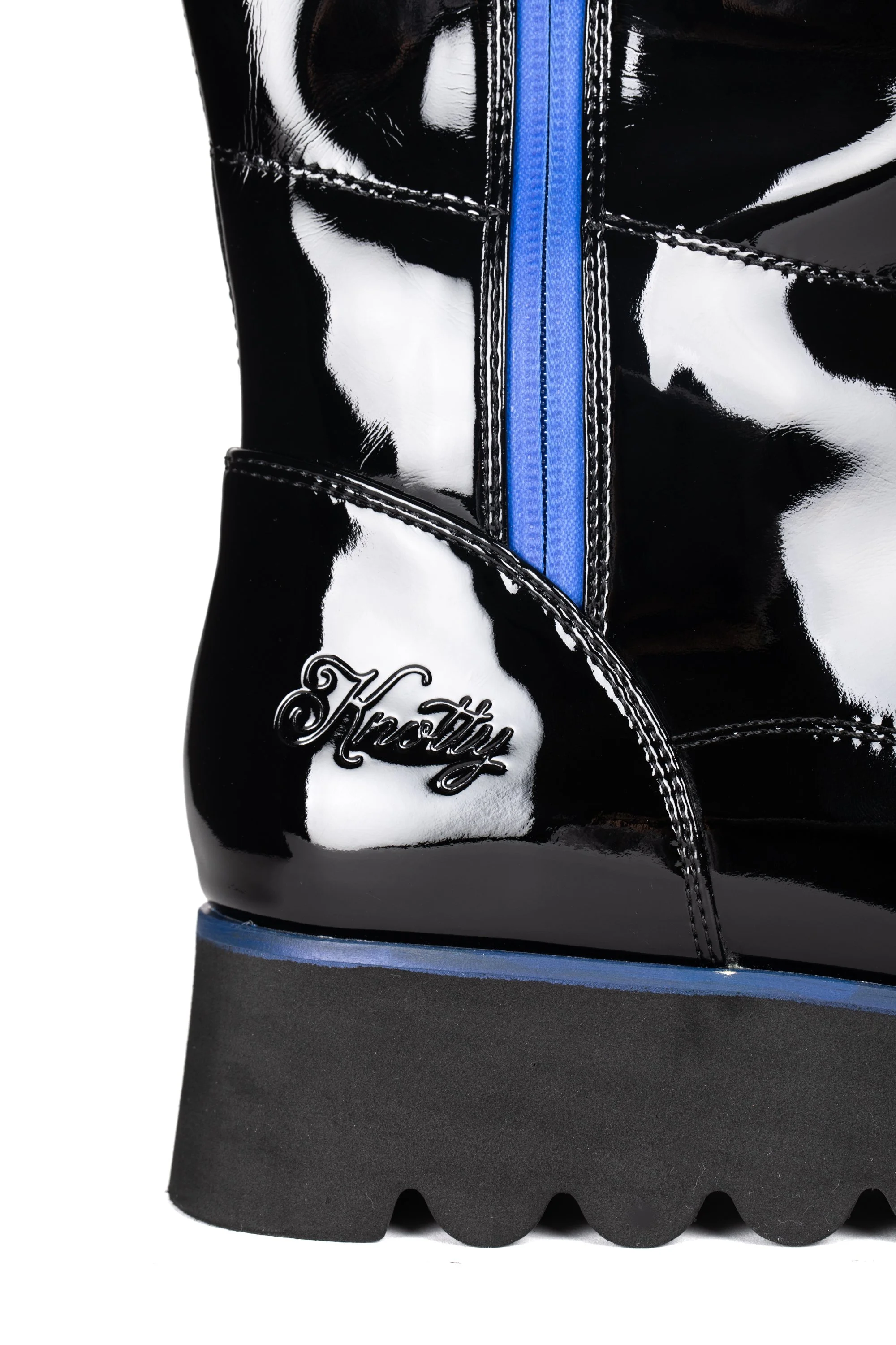 Kari Herer_knotty_016.jpg