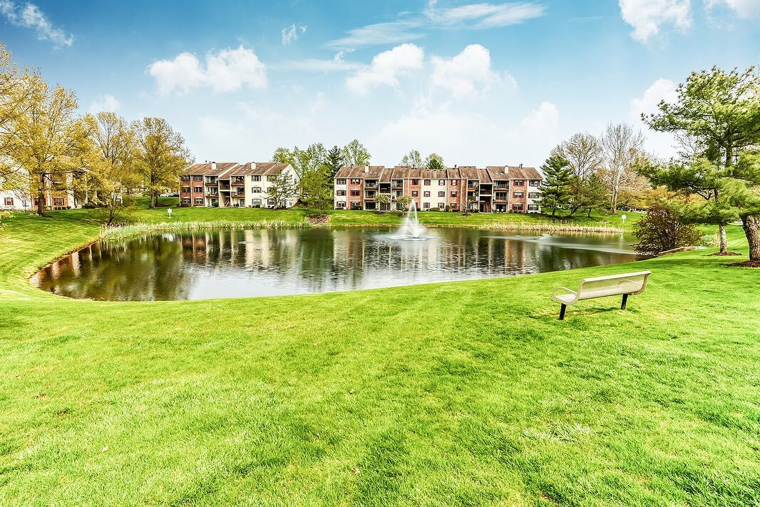 Little cozy home next to the pond, can&rsquo;t wait for the summer! #baskingridgenj #nexttowater #njrealtors #realestatephotography #realestatephotographer