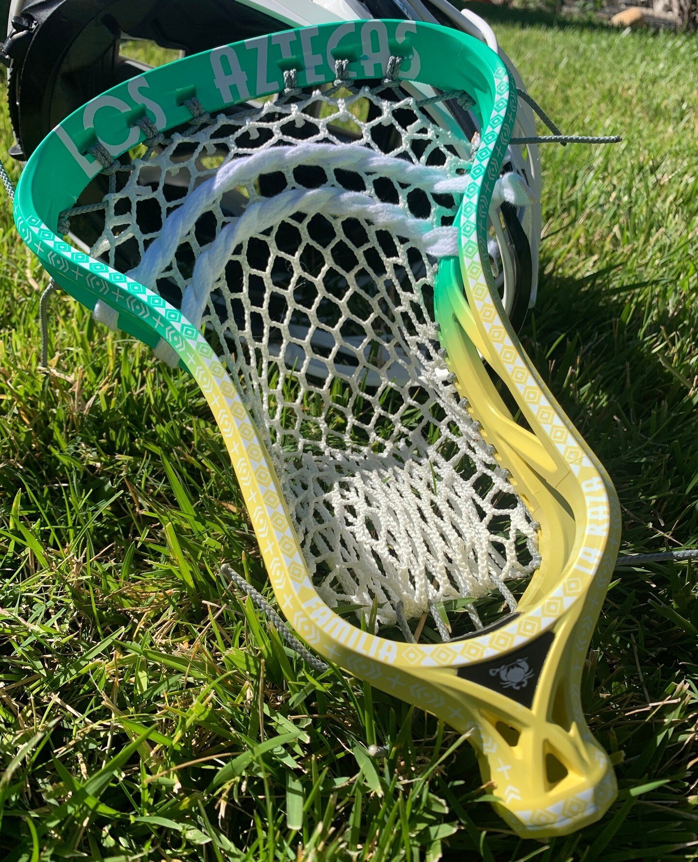 @losaztecaslax themed @ecdlax Mirage 2.0 for @melgoza8. Tied up with Hero 3 and @jimlaxhq sidewall and shooters.⁠
⁠
🎨 Dipped in @laxdipdye Mint and @ritdye Golden Yellow⁠
⁠
#nsalax #nsastrung #customstrung #norcallax #bayarealax #lax #lacrosse #laxs