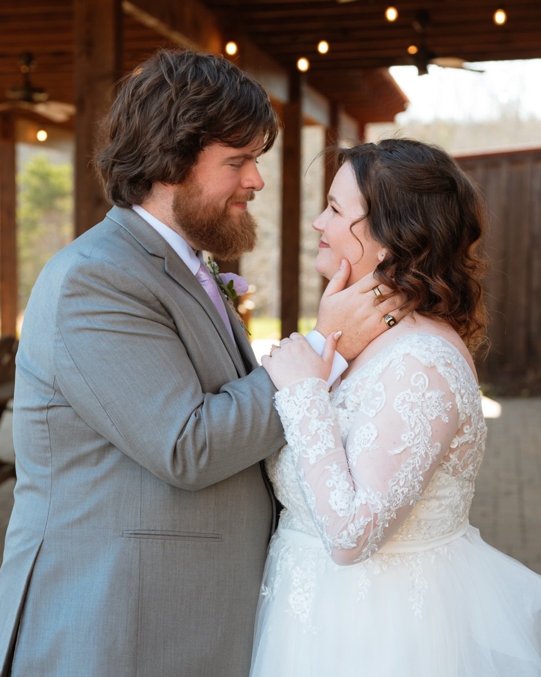 A little throwback to a gorgeous March wedding I second shot with @michelleshayphotography! 

Still obsessed with how intentional the bride &amp; groom were about every small detail throughout the day. 🤍📸

#weddingphoto #ncweddingphotographer #nort