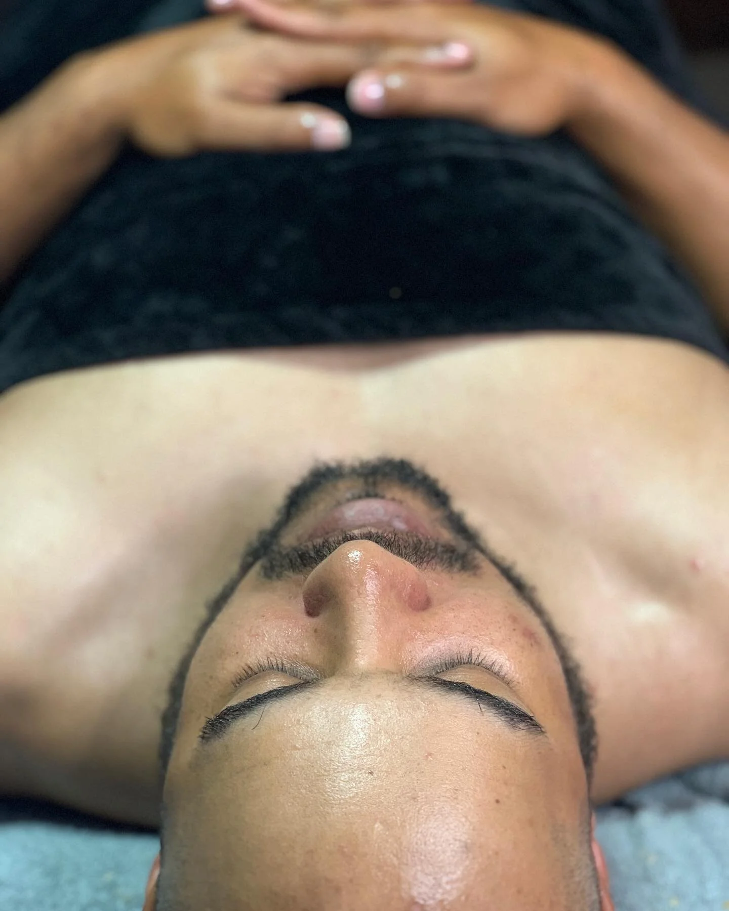 Always the GLOW for me ‼️ 

Fellas stop what you're doing and book yours TODAY, RIGHT NOW‼️ 

🚨🚨 FELLA FACIAL 🚨🚨
Shopscrubandglow.com 

#scrub #glow #glowingskin #facial #fellas #aesthetic #skincareroutine
