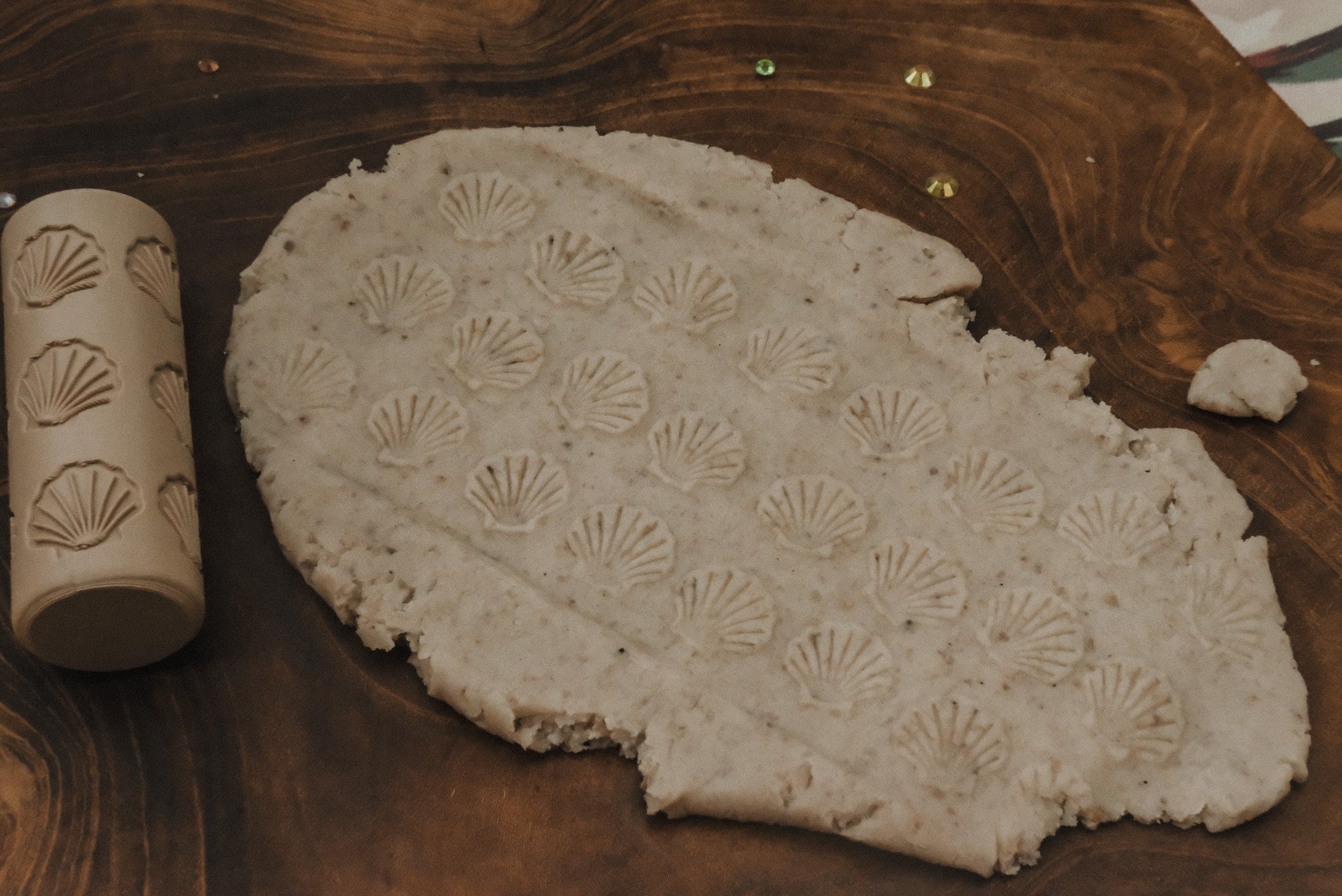 Shell pattern playdough roller
