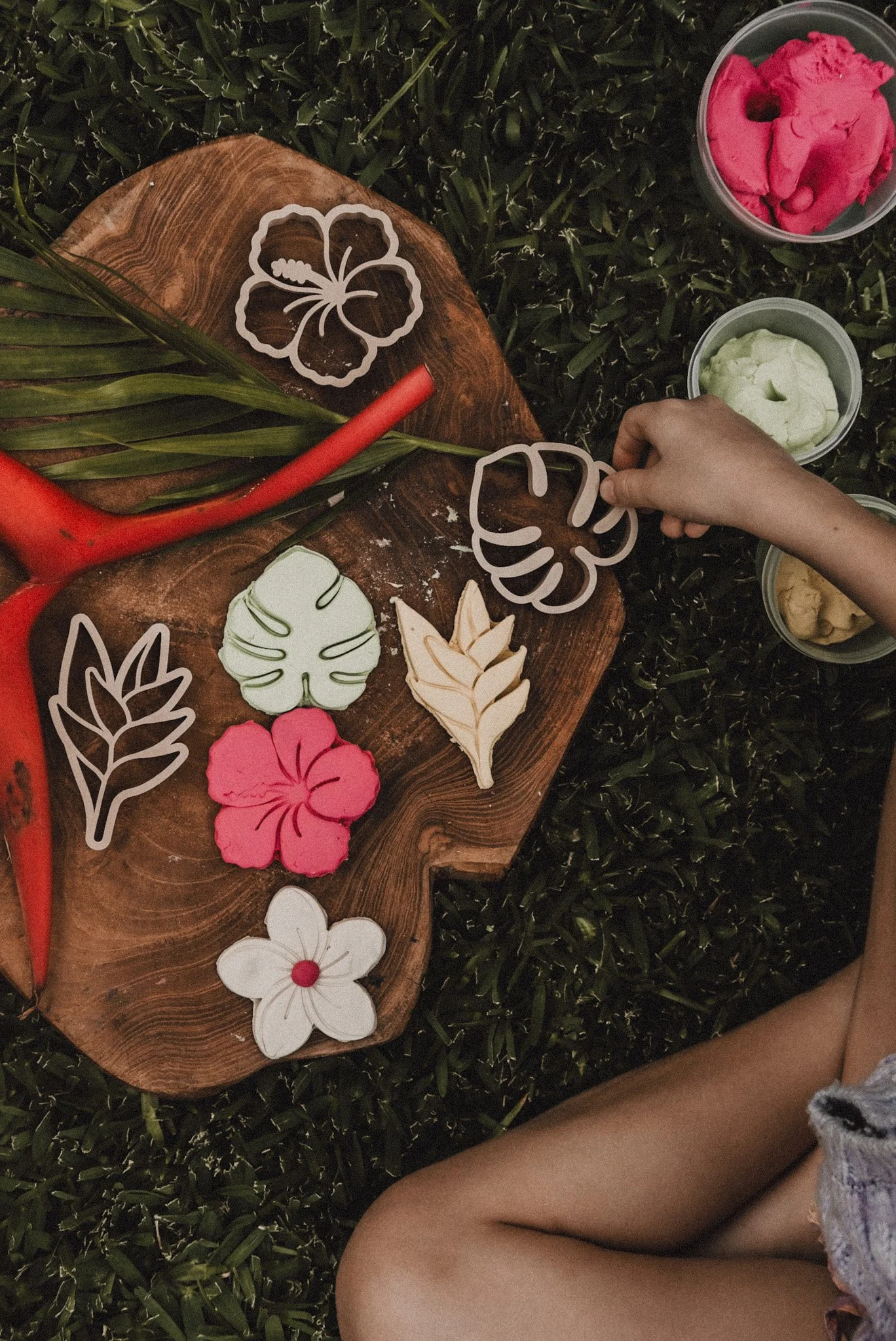 Tropical flower playdough cutters - Kinfolk Pantry
