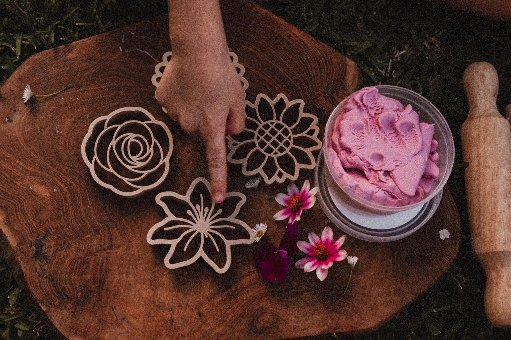Lily, rose, daisy and sunflower playdough cutters