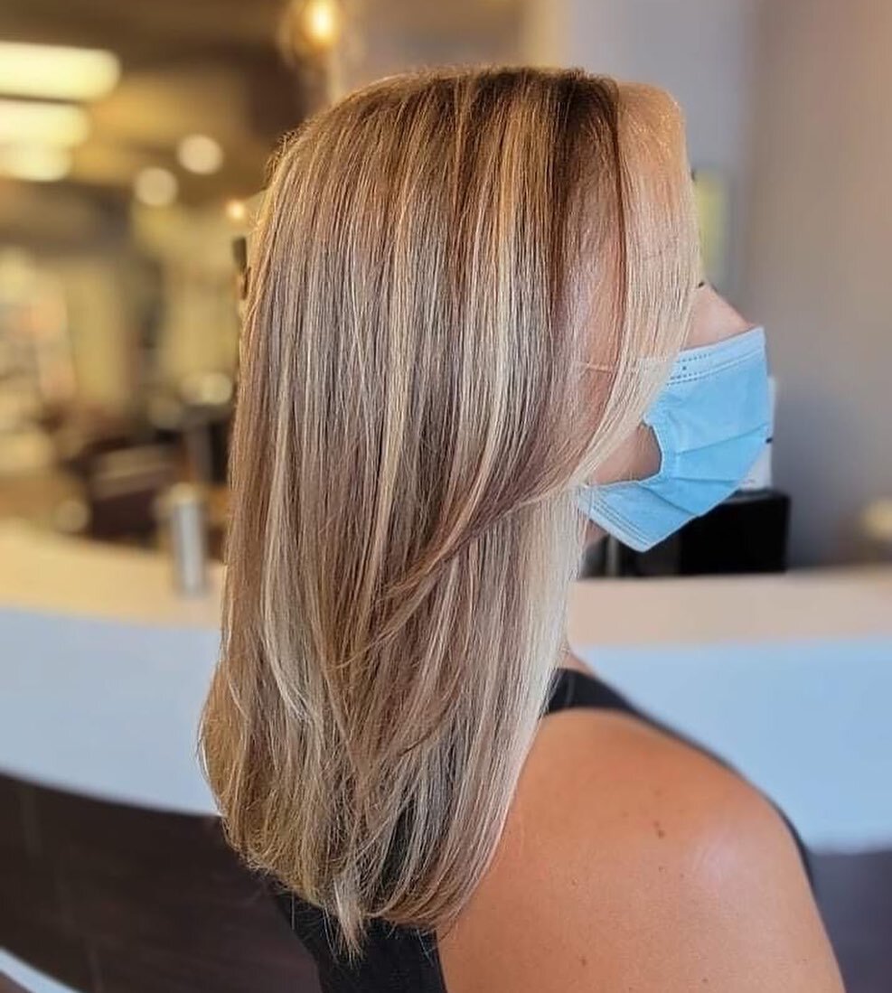 🦋Beautiful Transformation🦋

Swipe--&gt;&gt; to see this before and after.

Done by balayage artist Josie. 

To book your next appointment give us a call at 832-224-4074.

&bull;

&bull;

&bull;

&bull;

&bull;

#balayage #balayageartists #colorcorr