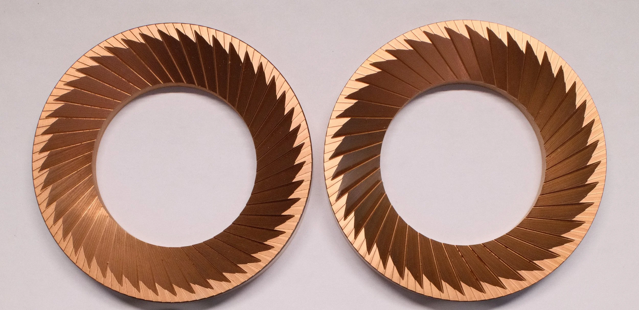 From wyllio. Rotary on left, stationary on right.