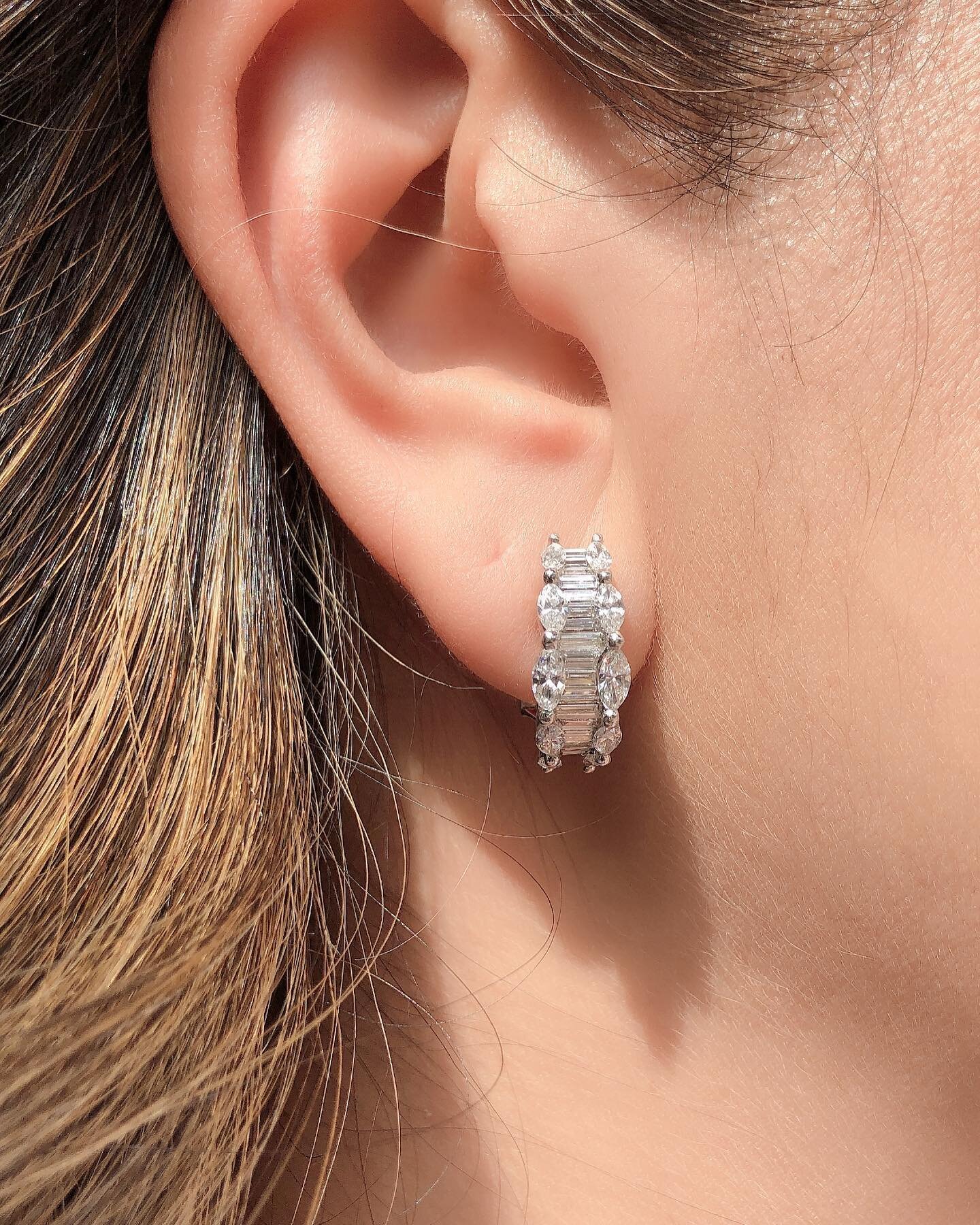 Add a little sparkle to your week.

➡️ Shop this item at Toddandcompany.com ⬅️
.
.
.
#18k #18kgold #whitegold #gold #diamond #earrings #diamonds #earringsofinstagram #jewelry #estatejewelry #jewelryaddict #diamondsareforever #bling #toddandcompany #p