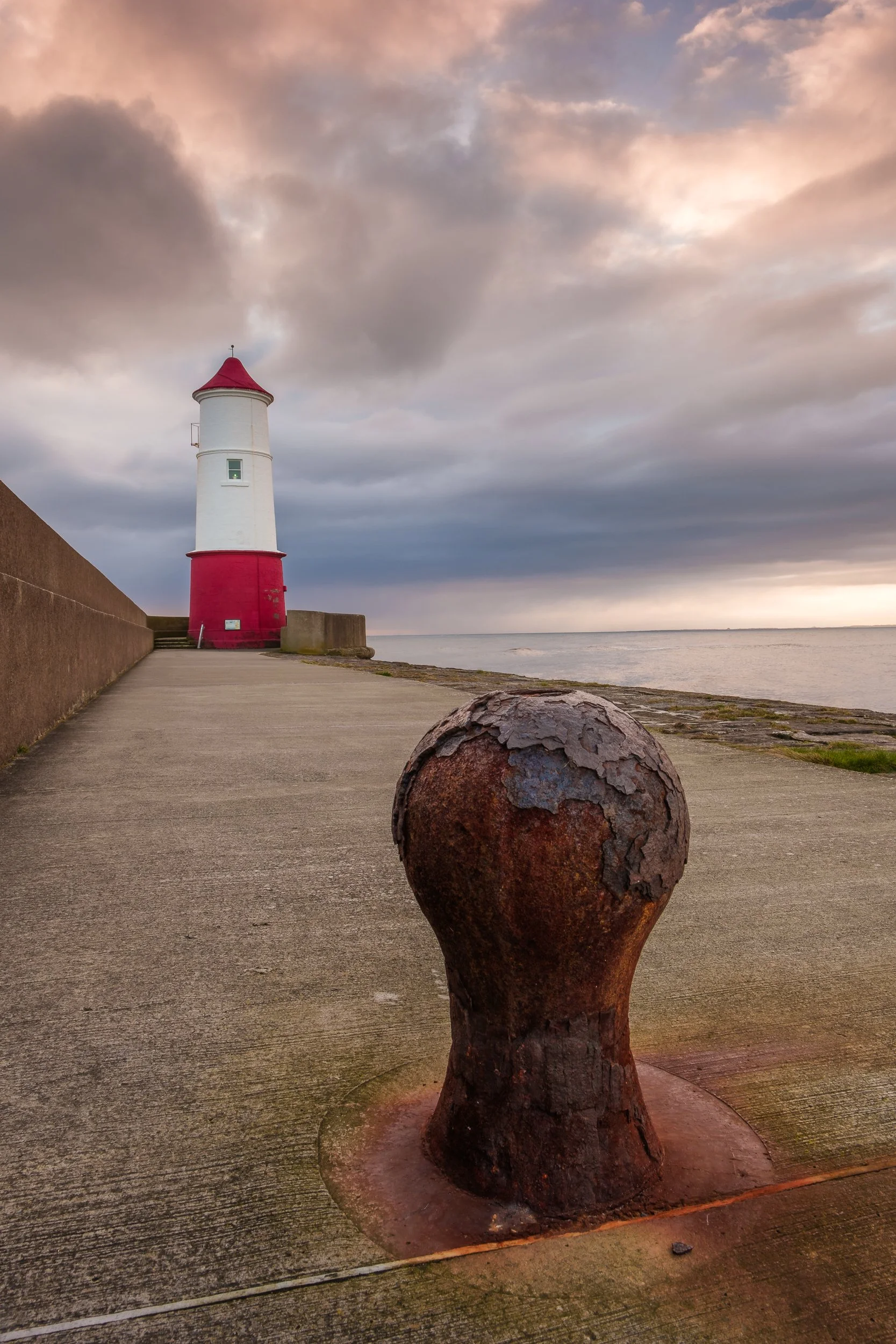 Berwick Upon Tweed Pier and lighthouse