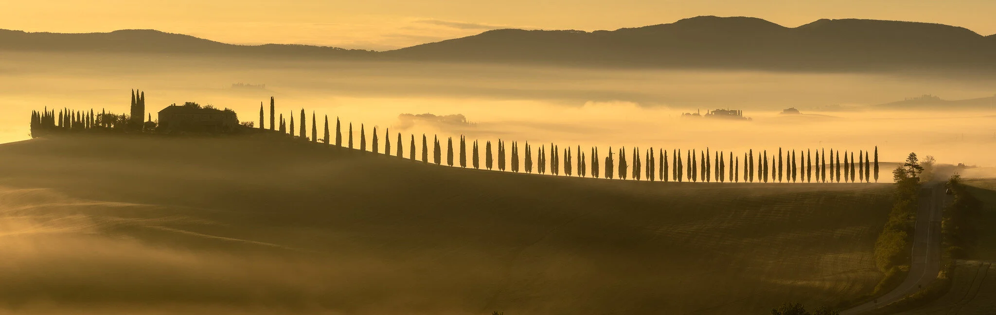 Tuscany sunrise pano.jpg