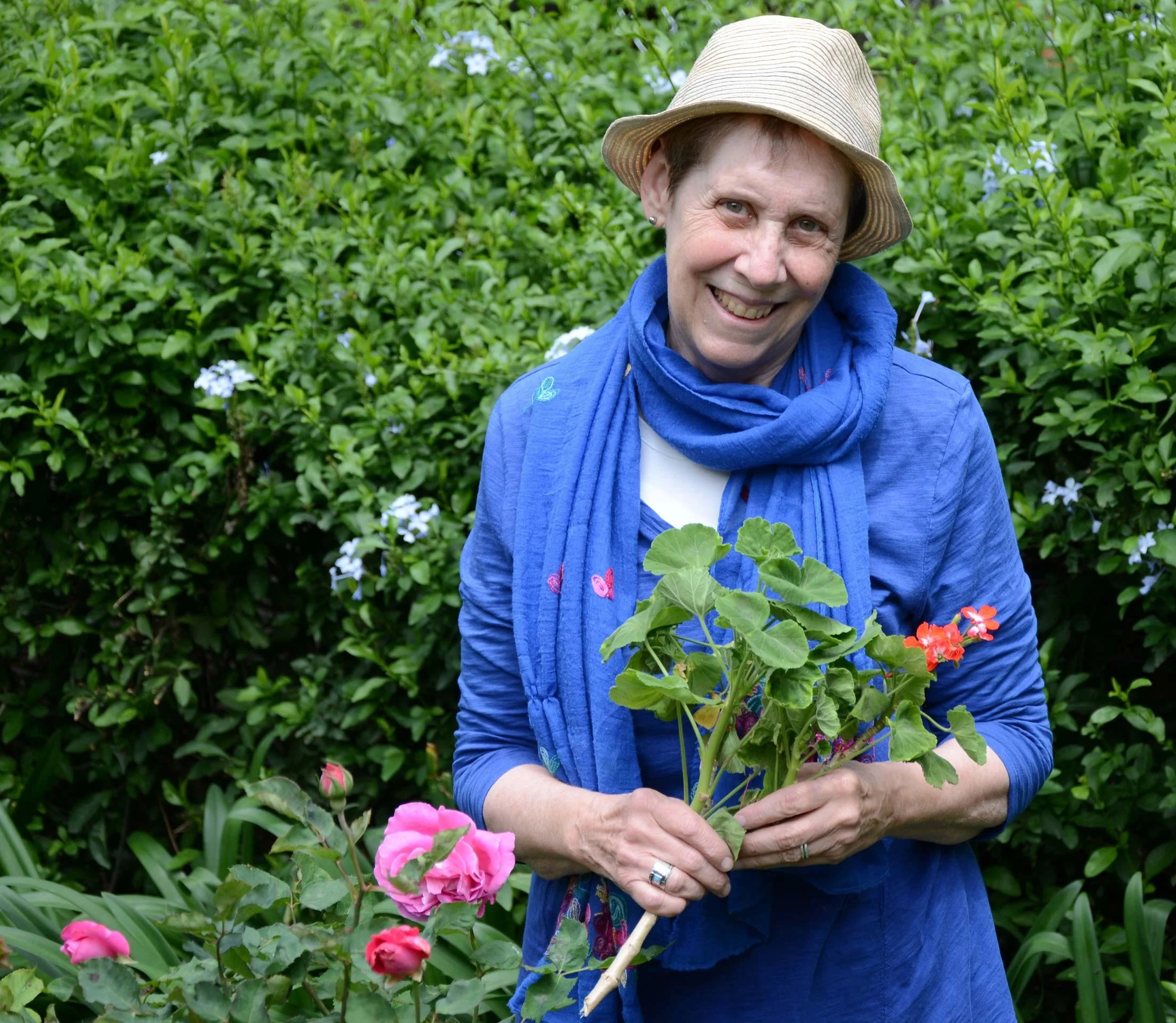 artist in garden 2. august 2021.jpg