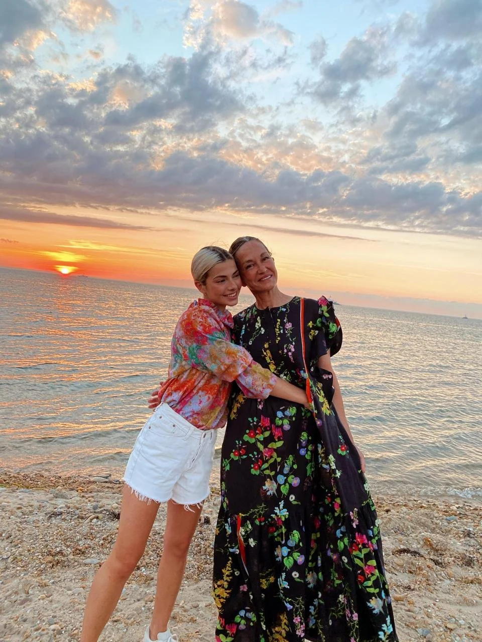Learn about Kit Keenan and Cynthia Rowley's Podcast "Ageless"