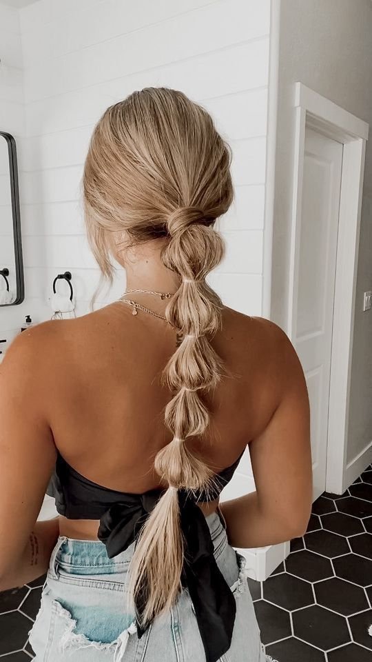 10 Summer Hair Styles That Are Perfect For Those Hot Summer Days -  Society19 | Side braid hairstyles, Braided hairstyles easy, Medium hair  styles