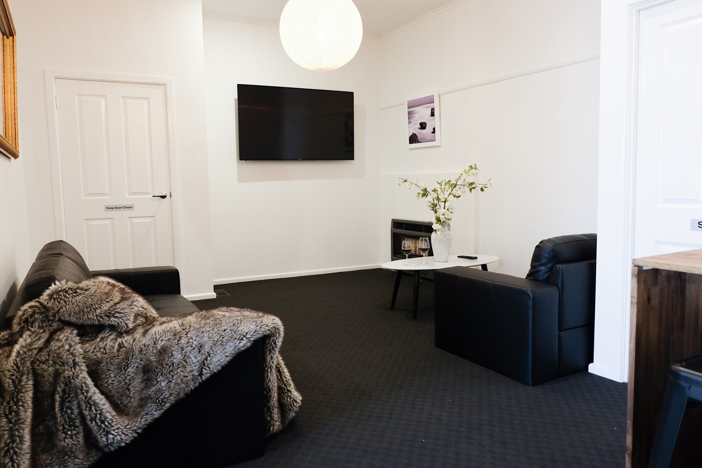 Lounge.jpg