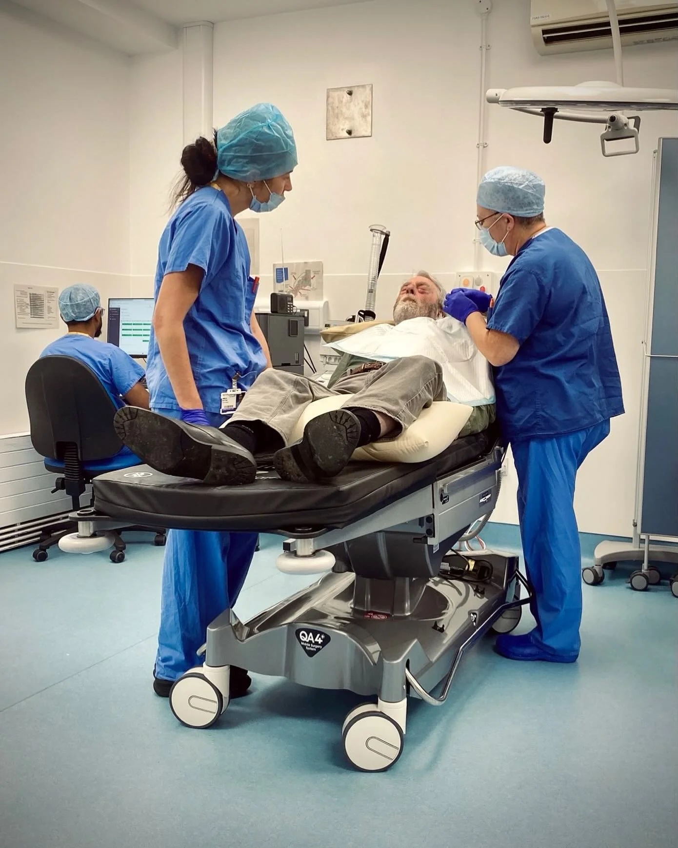 Ring side seat for dad&rsquo;s speedy removal of a mole type thing. NHS 👍👍