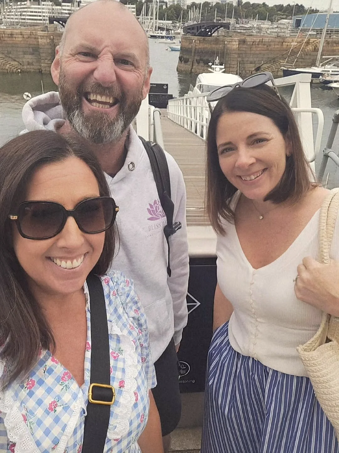 We had a very productive and inspiring morning with the effervescent @johnmurcott - watch this space for Dwelling news! 

A huge shout out to sunshine in human form @thishomegrows for the sausage baps and content inspo! 

We love Devon Fridays like t