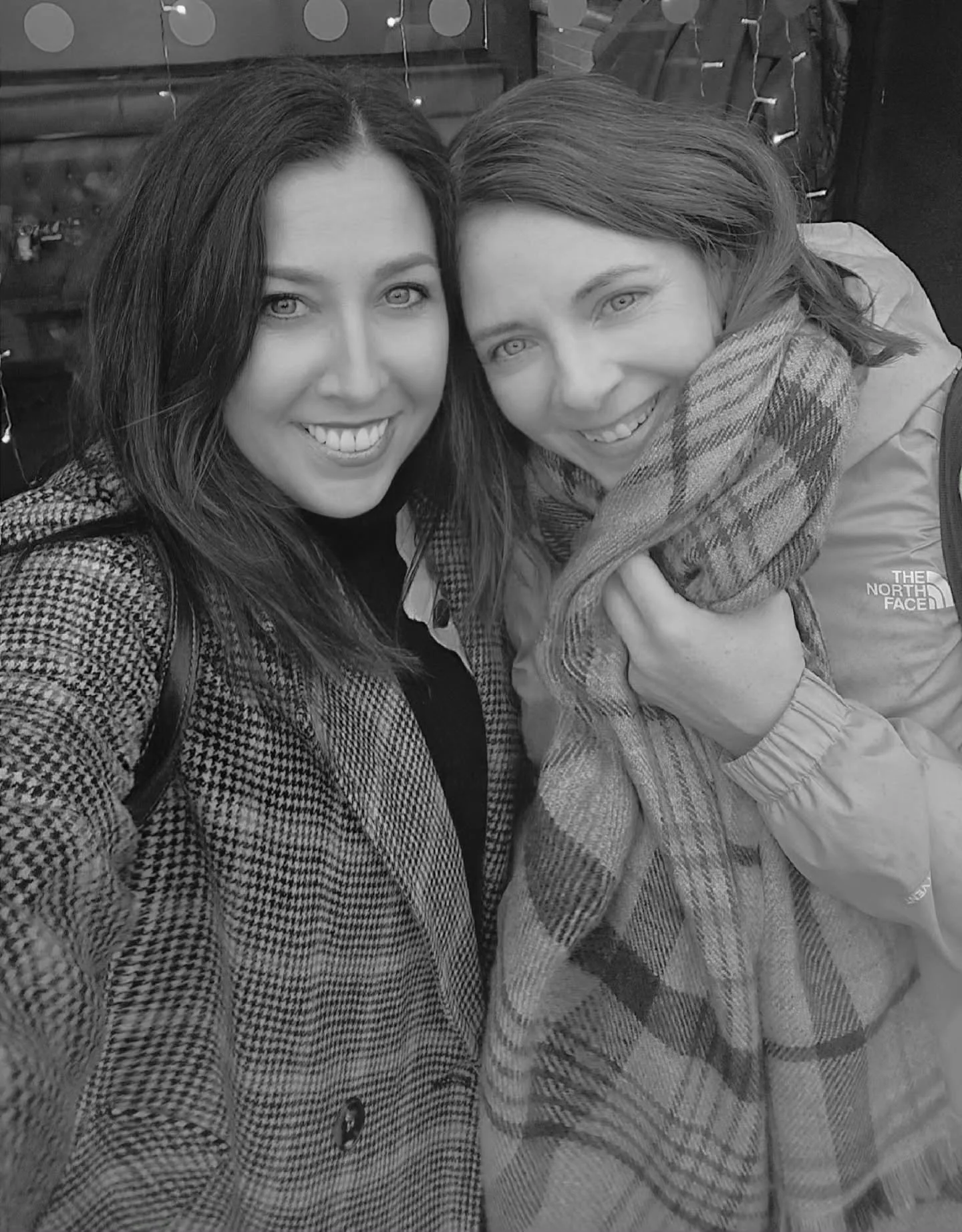 We're in our checkered clothing era!

Braving the December rain and wind today for a pit stop lunch meeting to finalise our Dwell Devon 'Winter Edit!'

Sooo excited for the festive content! 

#dwelldevon ##lovedevon #blogging #festiveinspo w