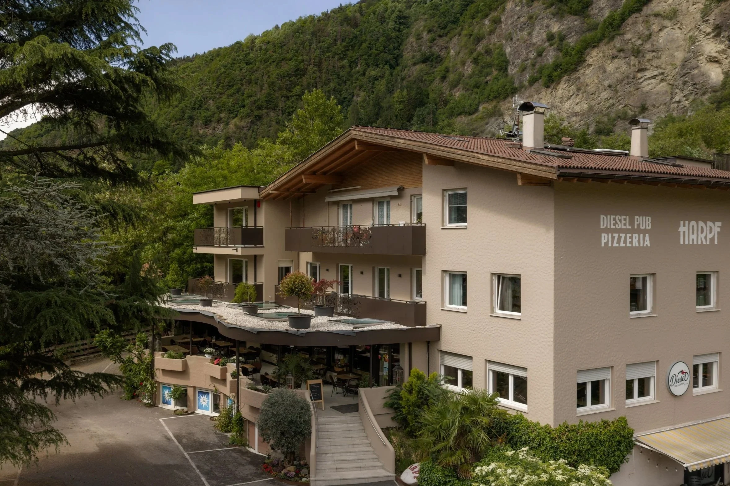 Haus+Au%C3%9Fenansicht.jpg