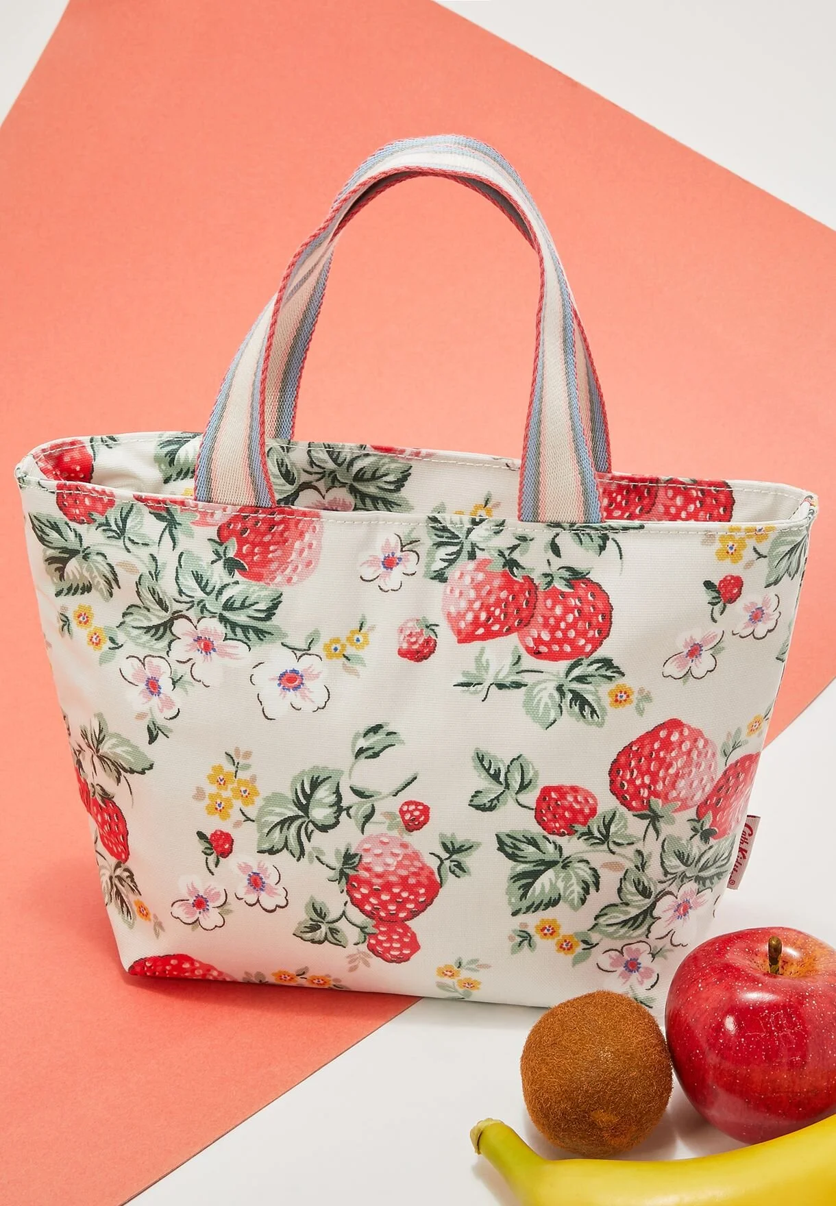 I remember finding this vintage print at Ardingly Antique fair an then years later going back and findindg someone wearing a bag with the print on. I felt very proud.