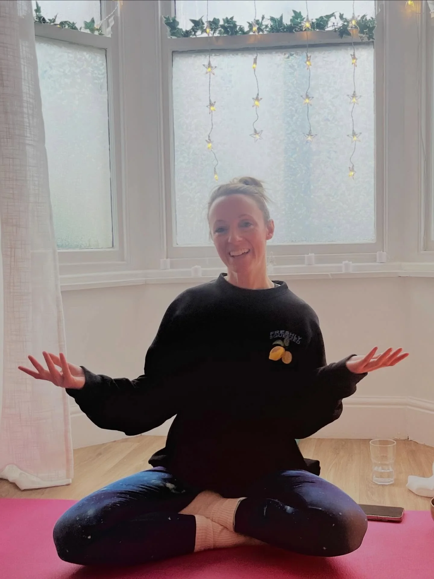 A gentle way to welcome the winter solstice ✨

A beautiful yoga session at @breathingspaceselbyyoga this morning. Slow movement, deep breaths and a moment to pause as we honour the shortest day and turn towards the light returning.

Feeling grounded,