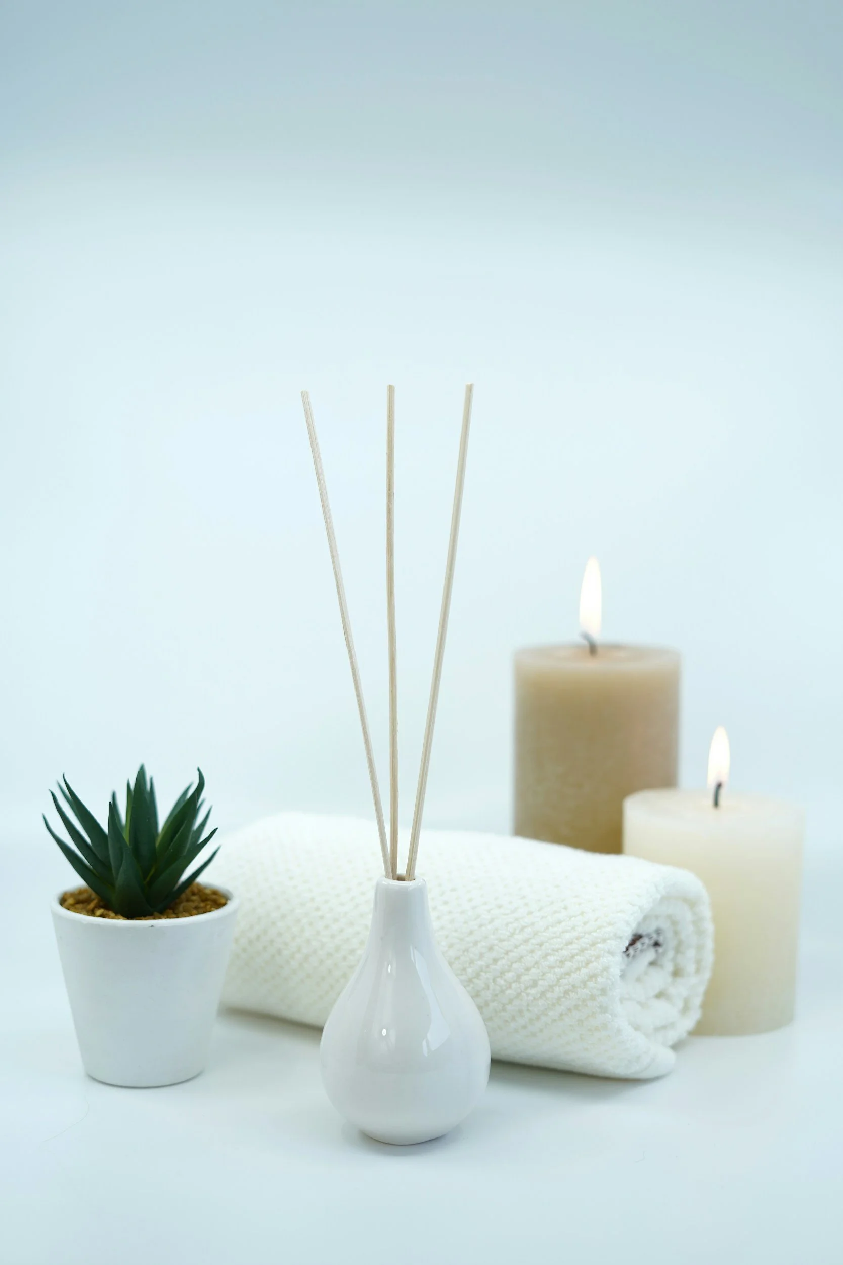 The Best Essential Oils for a Spa Like Scent
