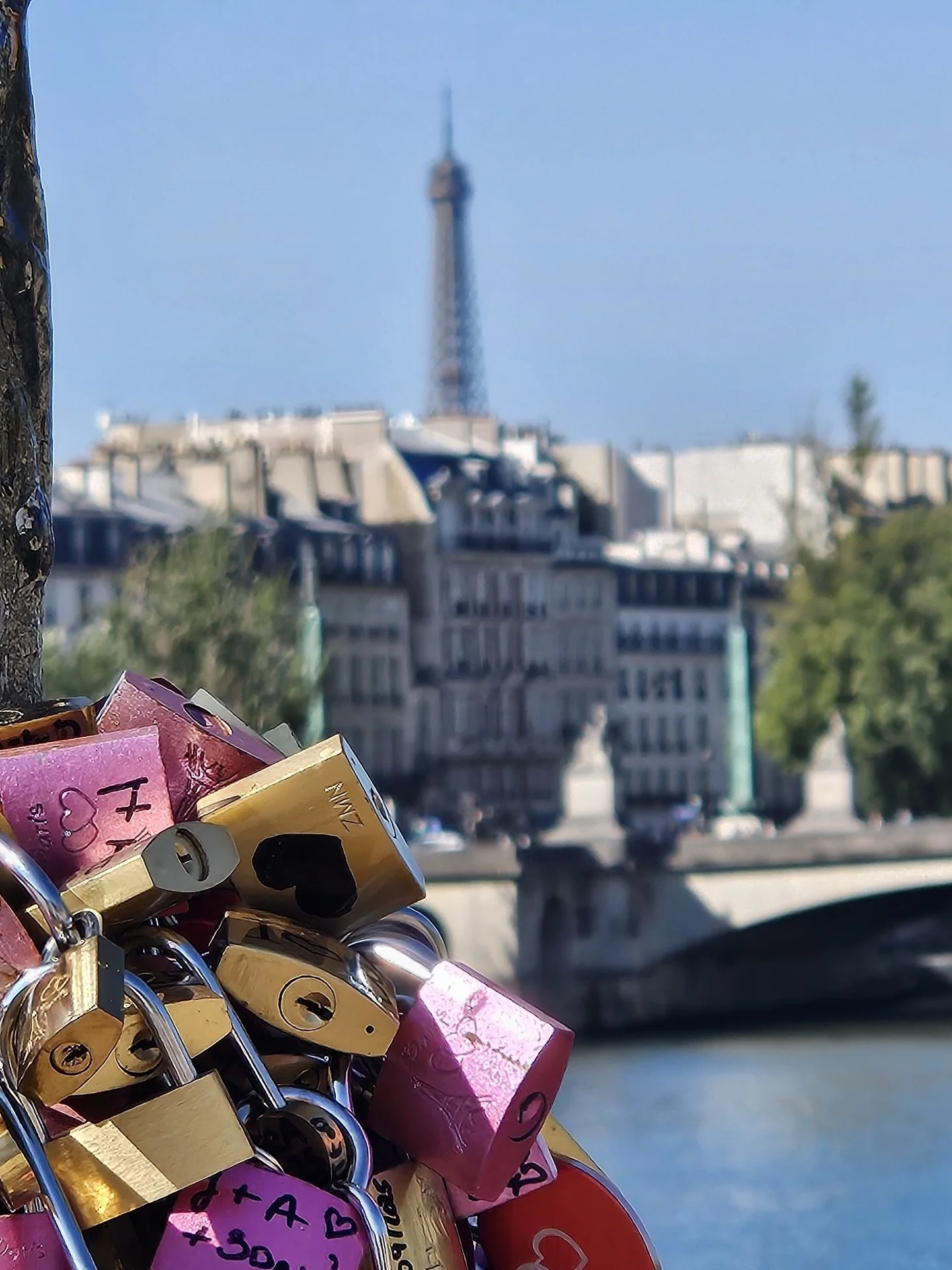 20 years ago was the last time I visited Paris as a tourist (back then an interrailer!) The City of LOVE - you can&rsquo;t help but fall in love with every street you walk through! I loved seeing design inspiration in everything we did:
* Designer ho