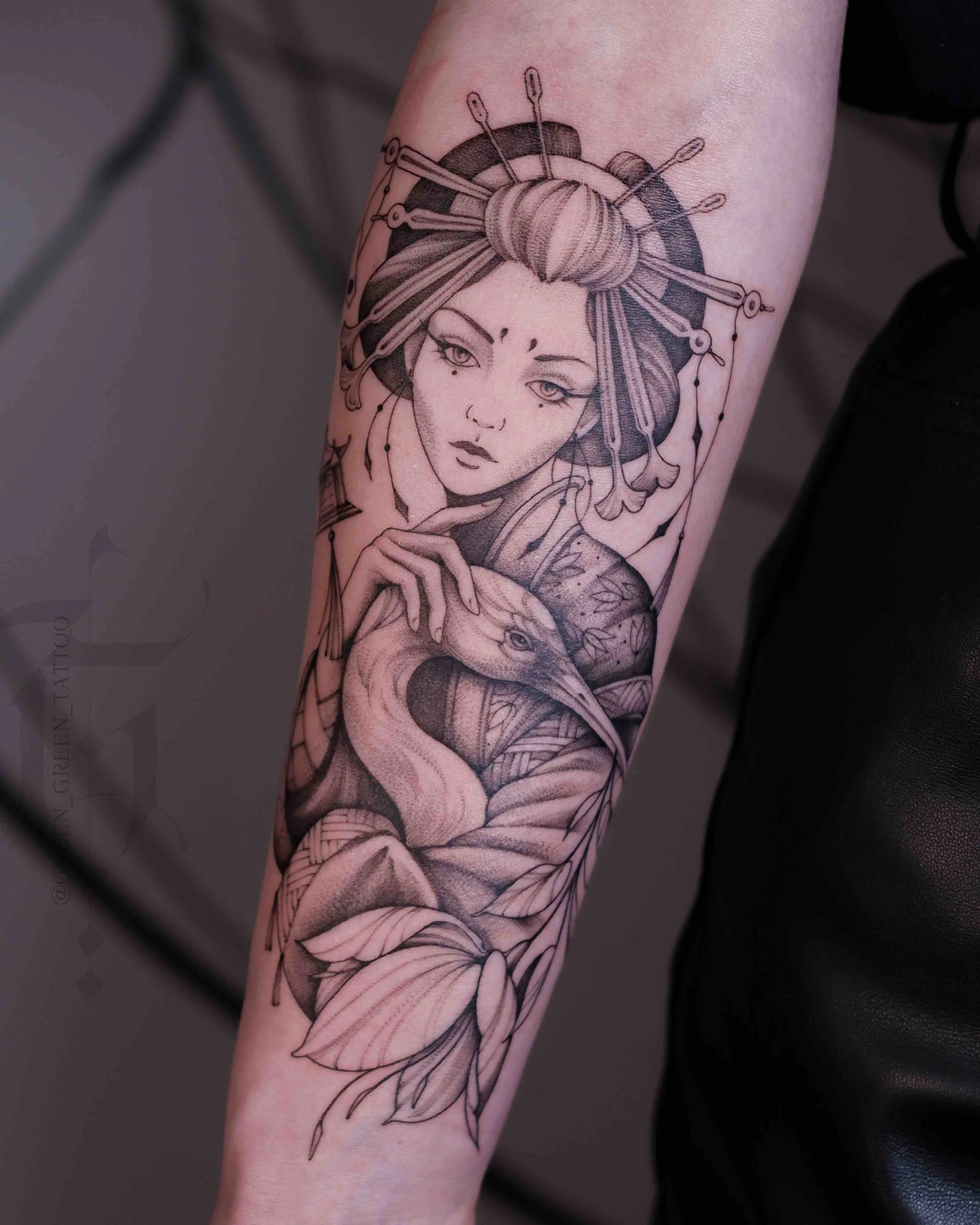 Zwart-grijze geisha met stipwerk.jpeg
