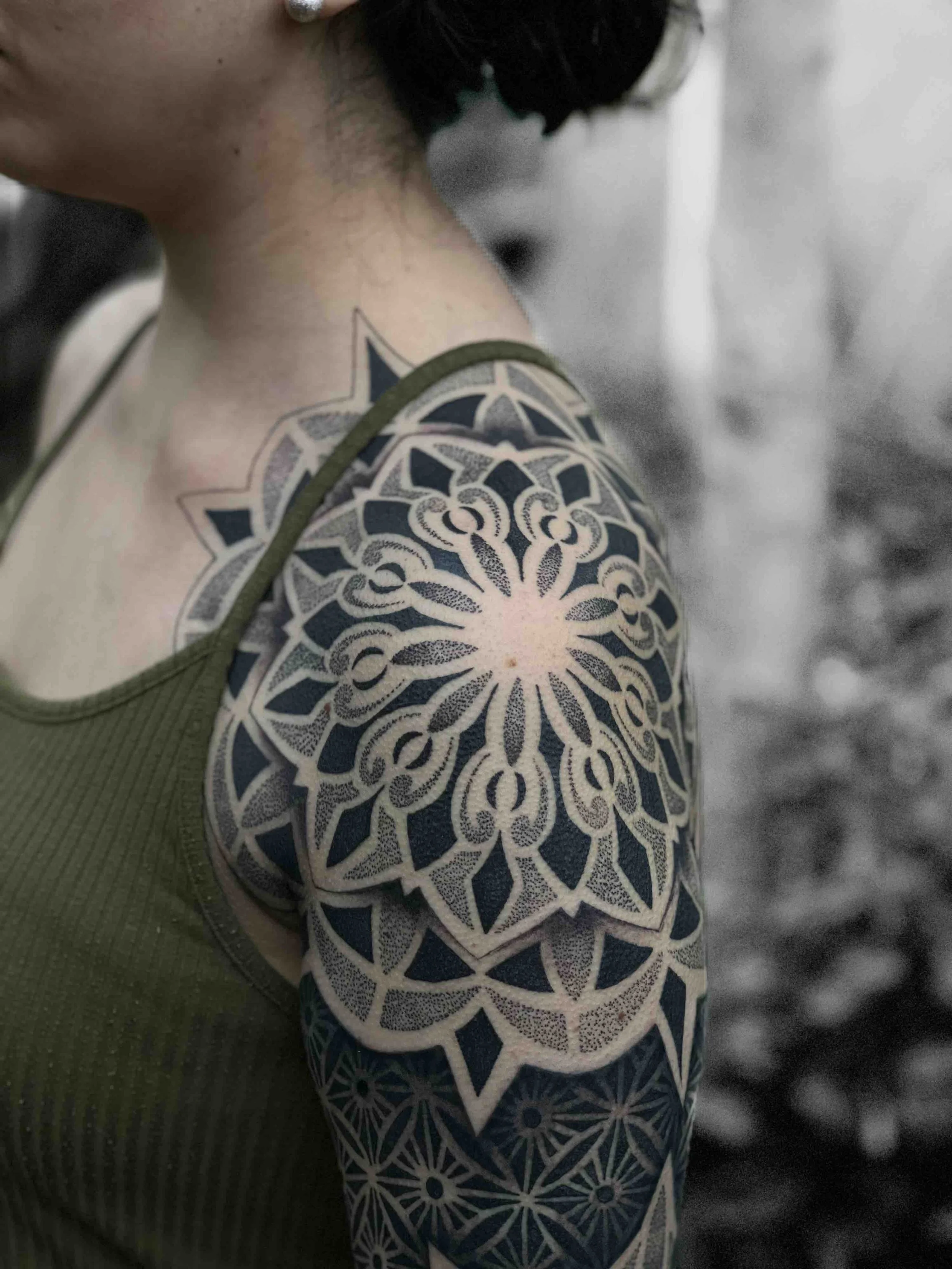 Shoulder-Mandala-Geometric-tattoo-sleeve-blackwork.jpeg