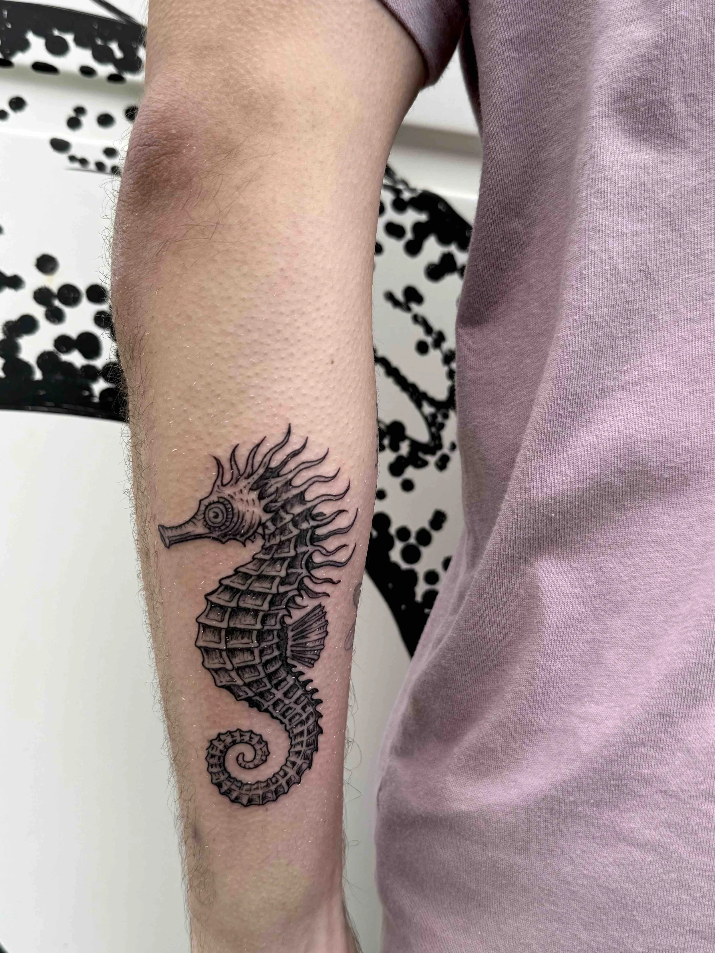 Sea-horse-blackwork-forearm-tattoo.jpeg